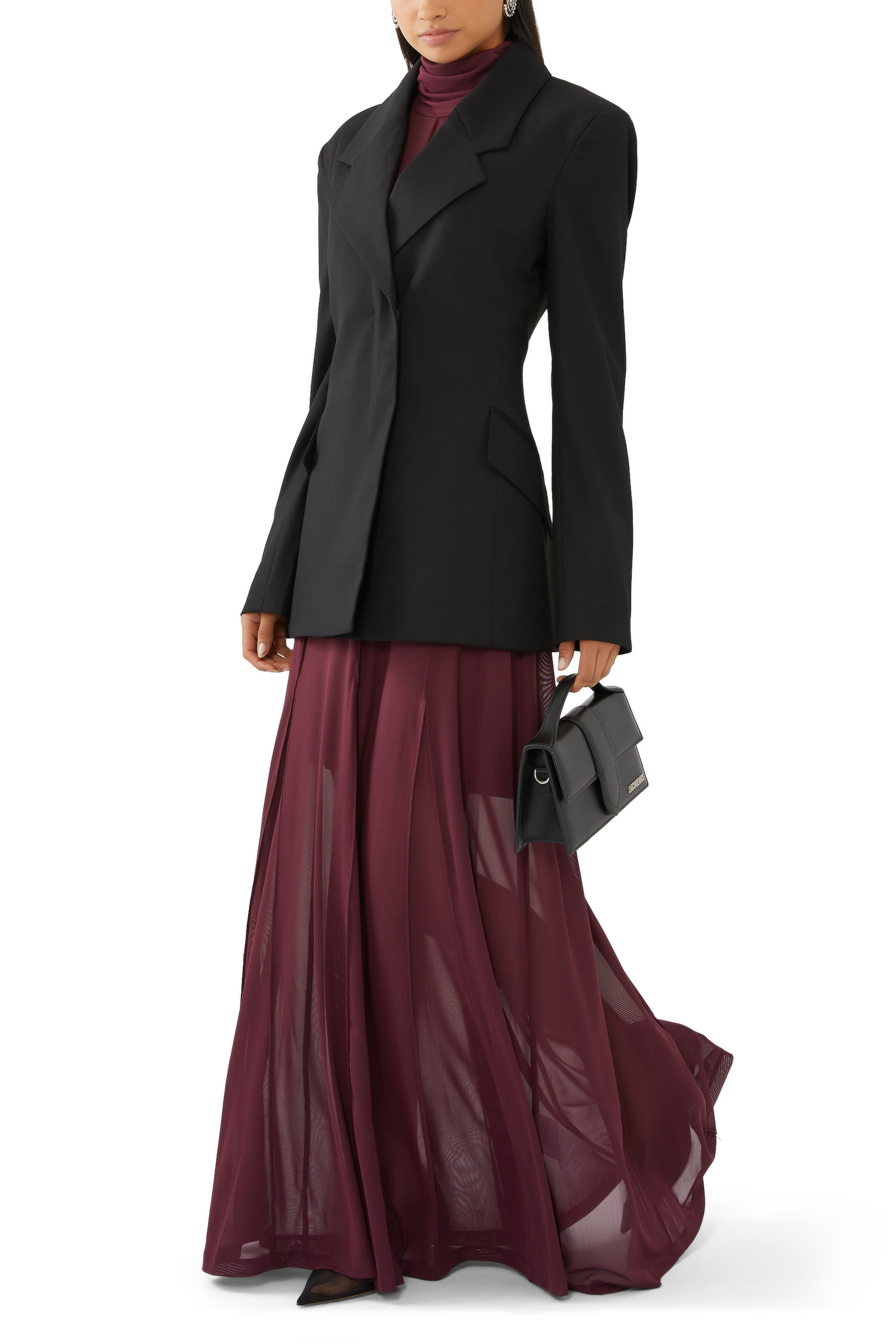 بليزر بقصة ضيقة