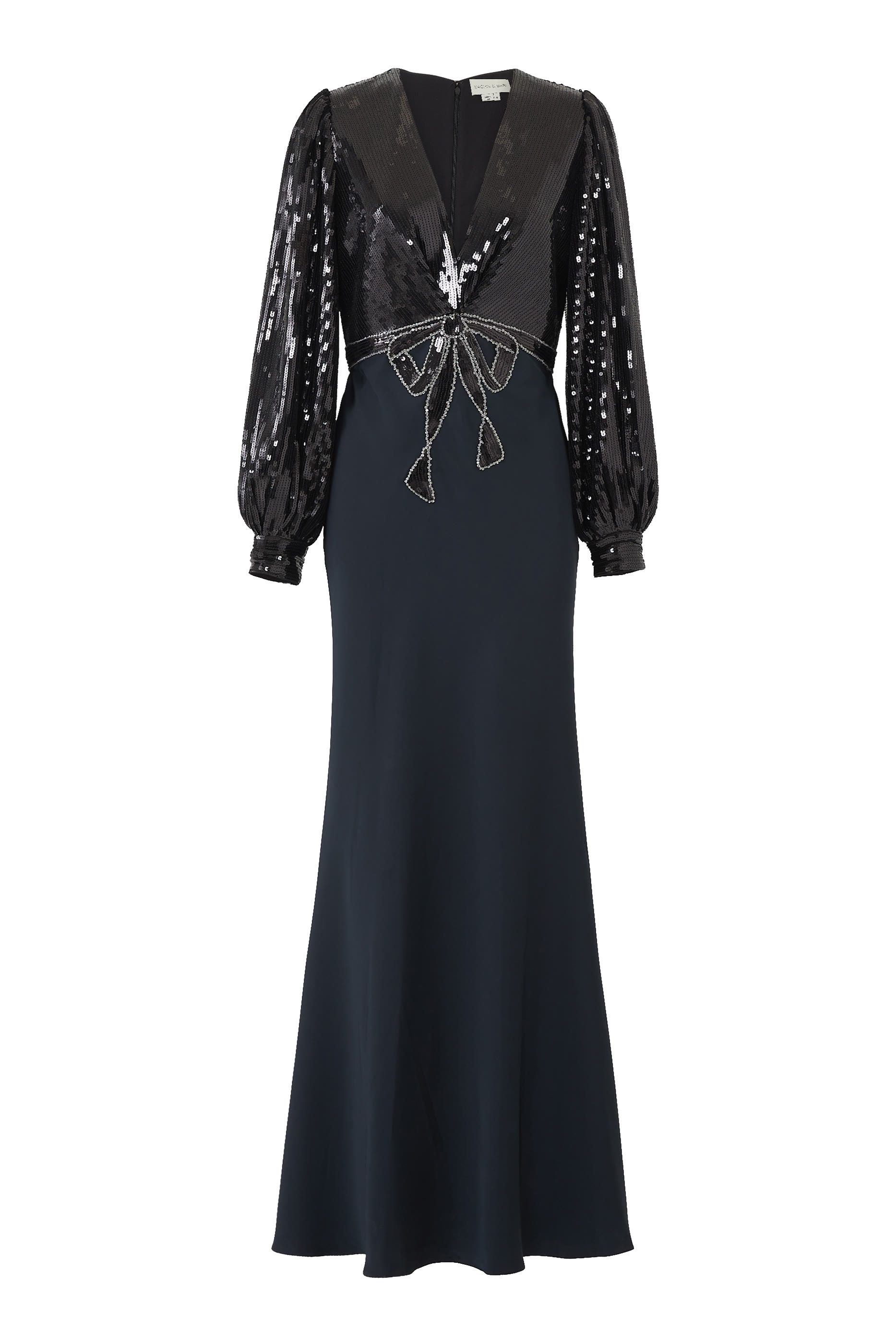 فستان سهرة لين مطرز بالترتر