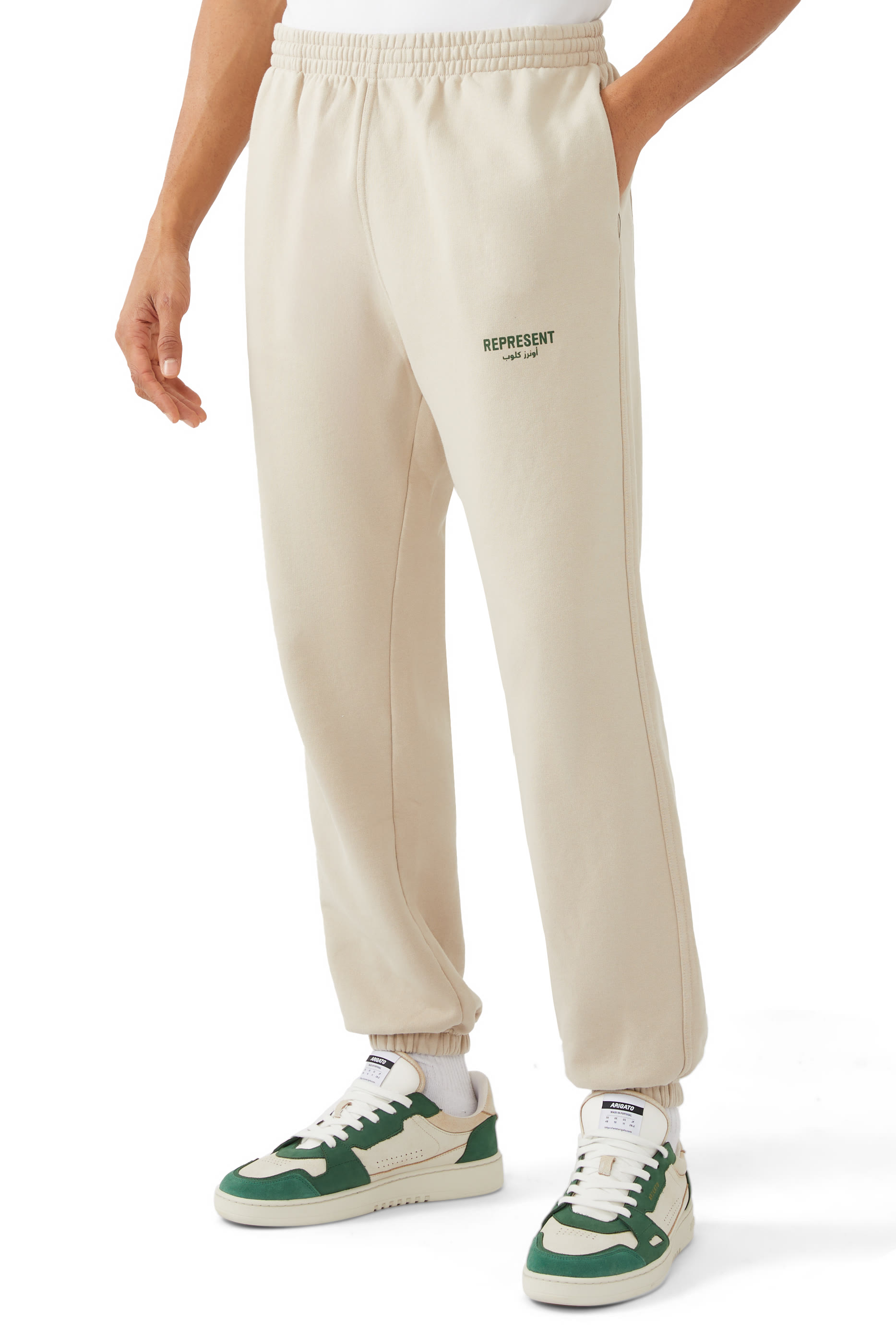 بنطال رياضي بشعار الماركة