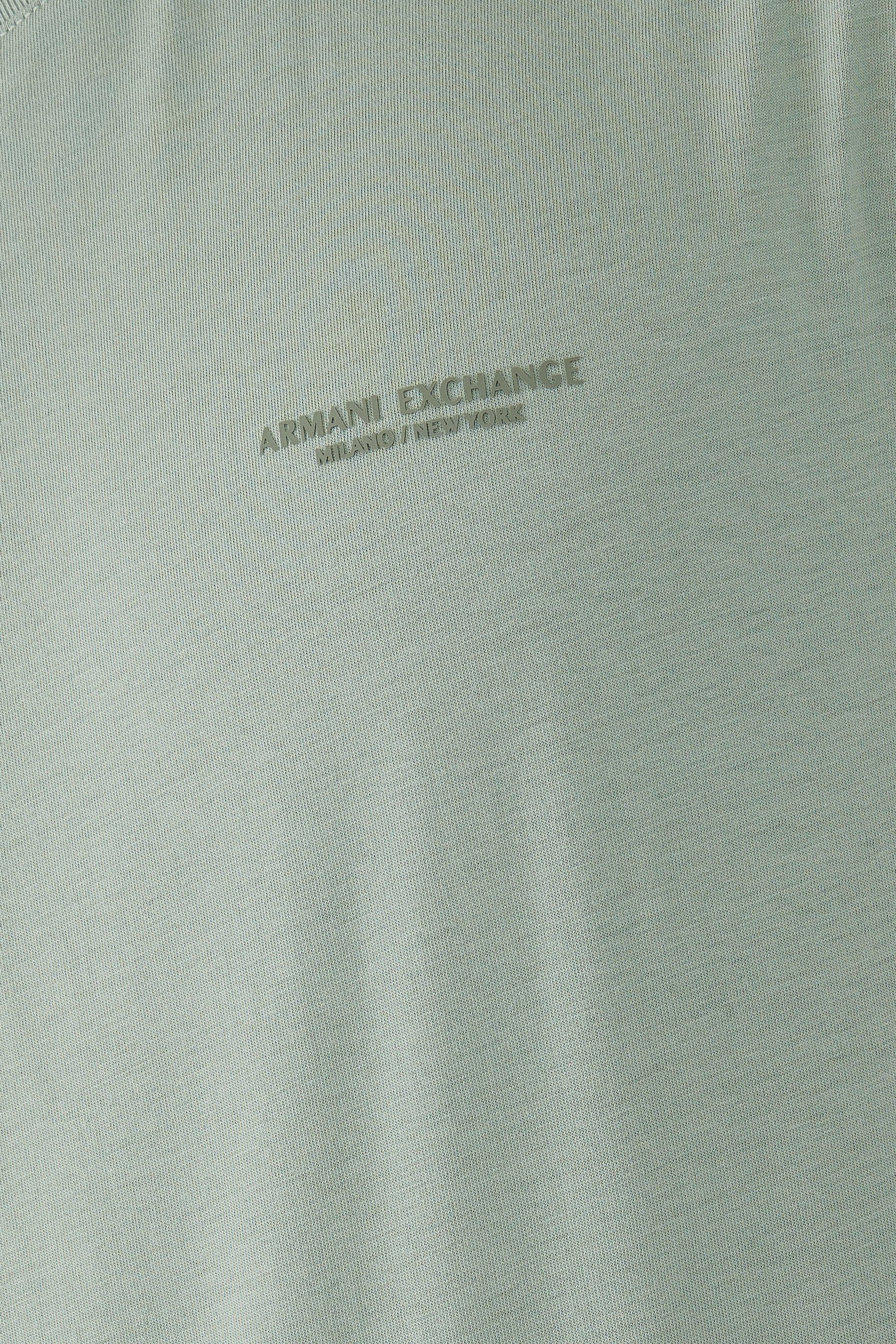 تيشيرت بشعار الماركة