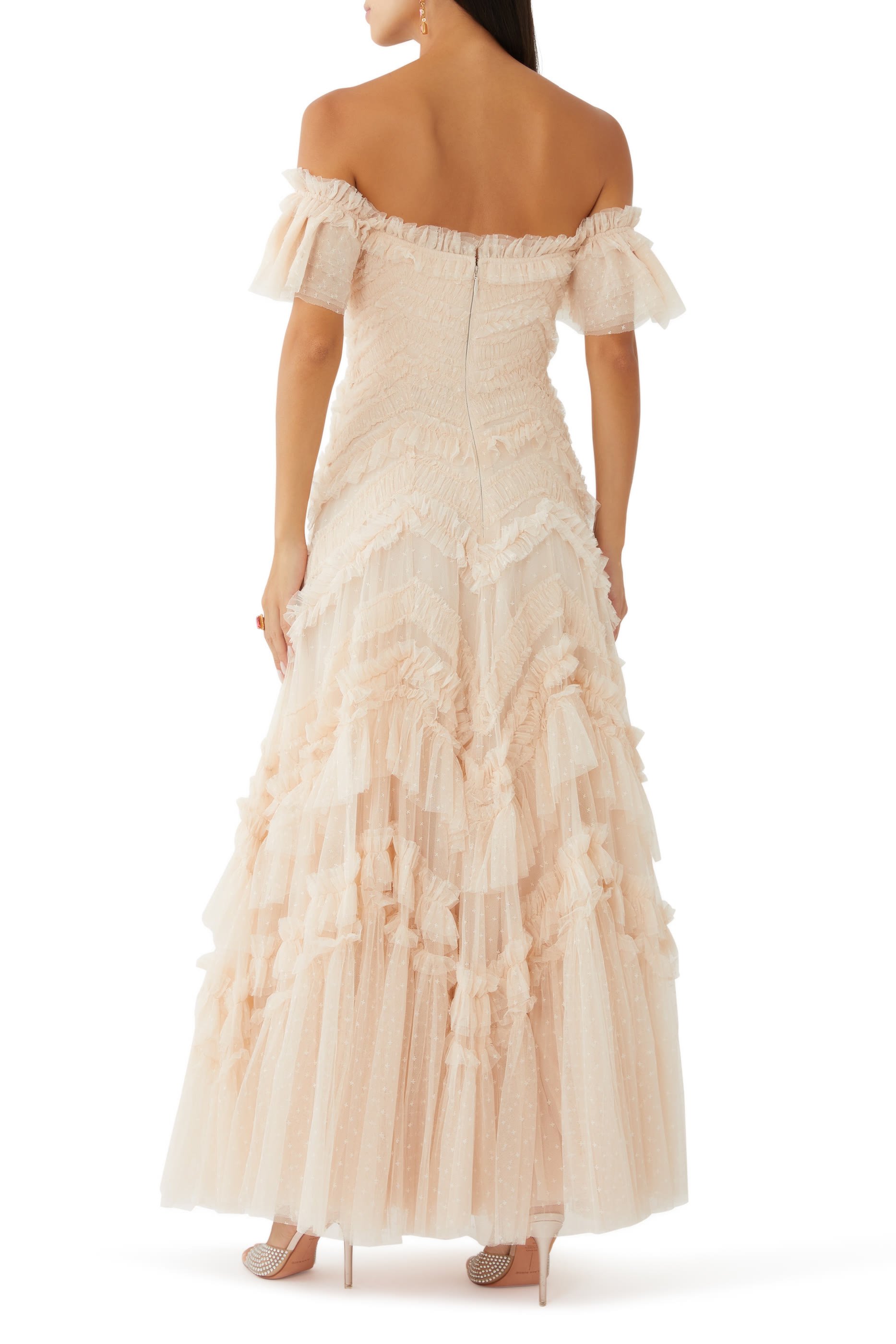 فستان سهرة إيليا بأكتاف متساقطة