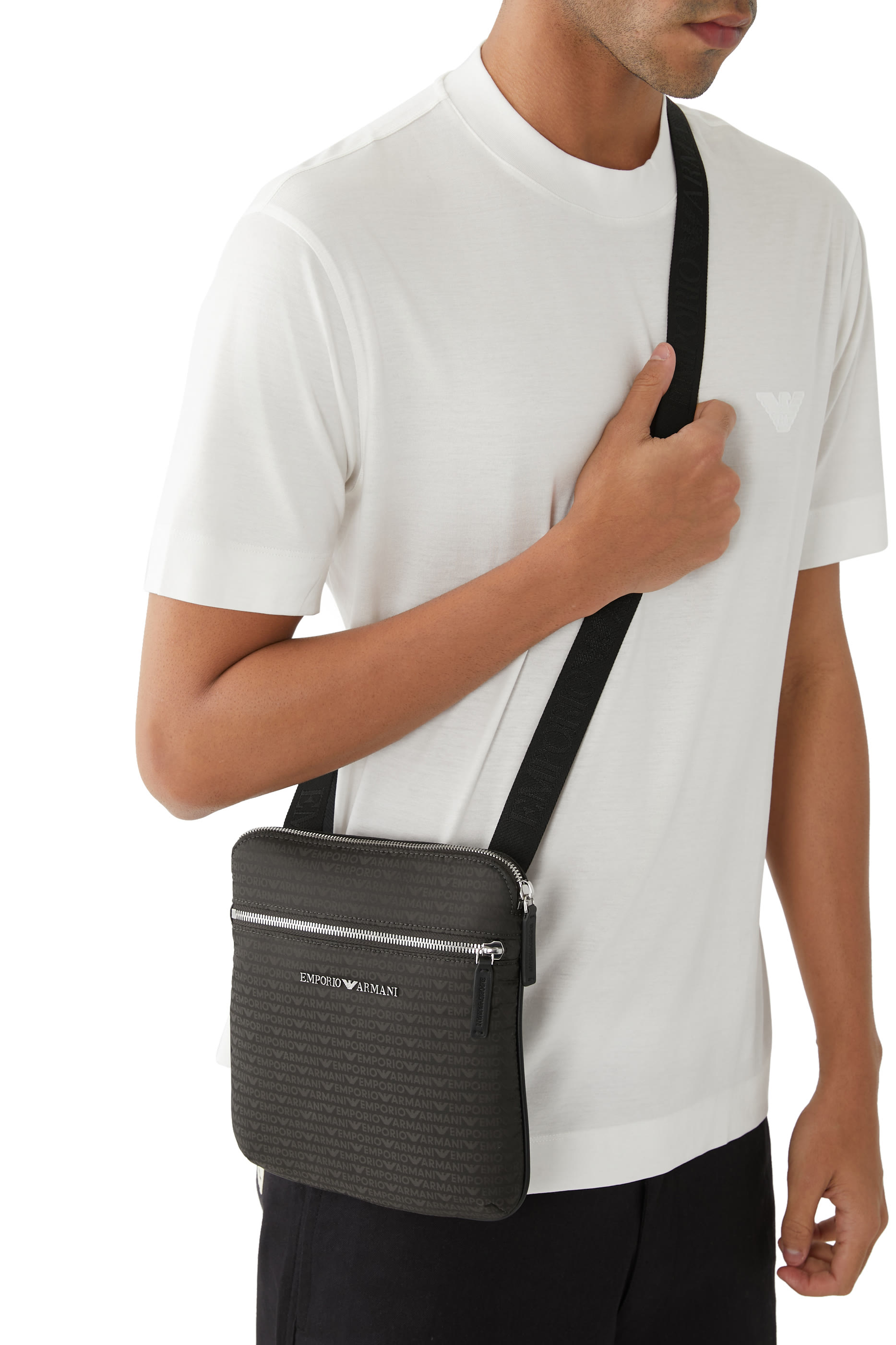 حقيبة كتف بتصميم مسطح وحروف شعار الماركة نايلون