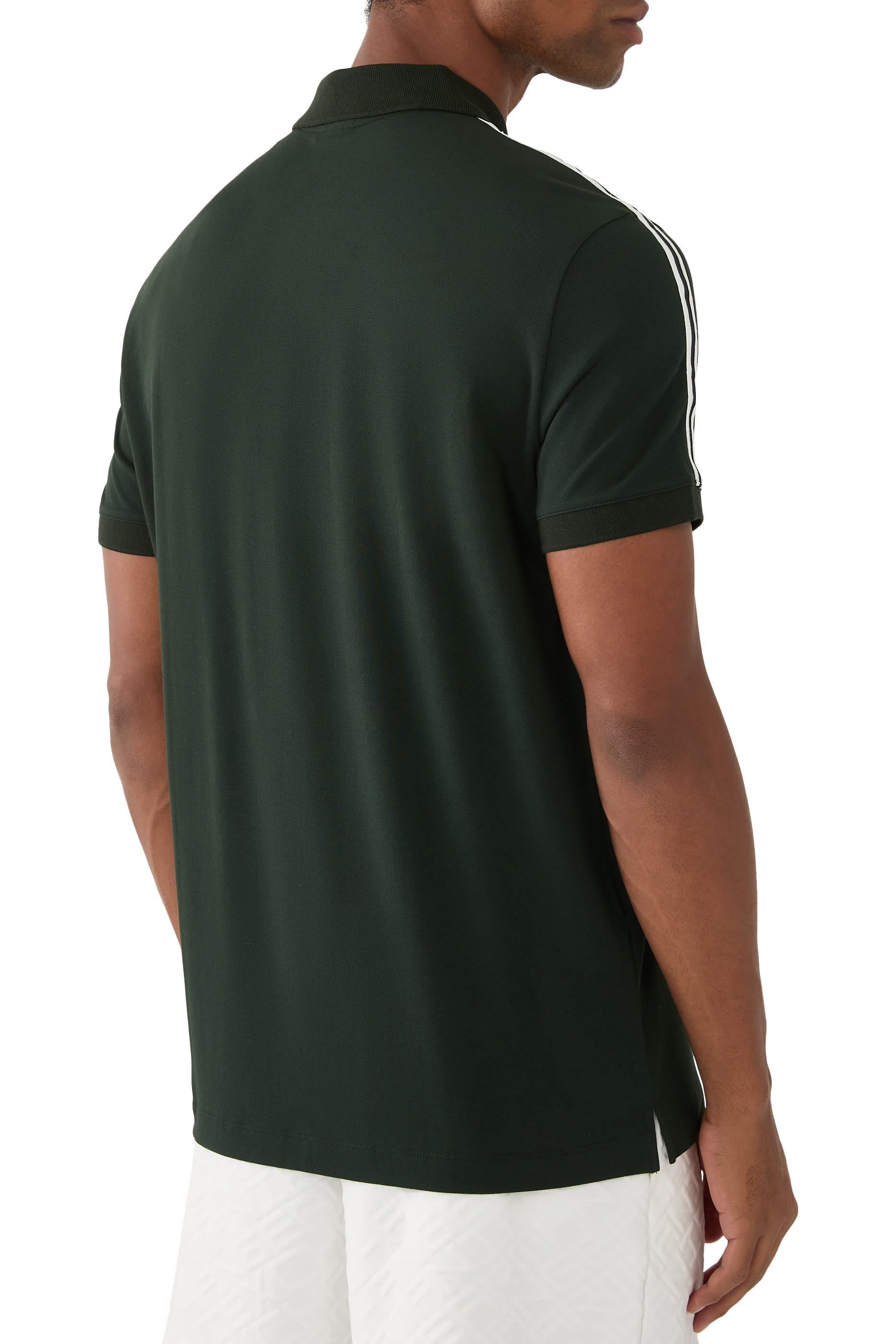 قميص بولو بقصة عادية وشعار الماركة