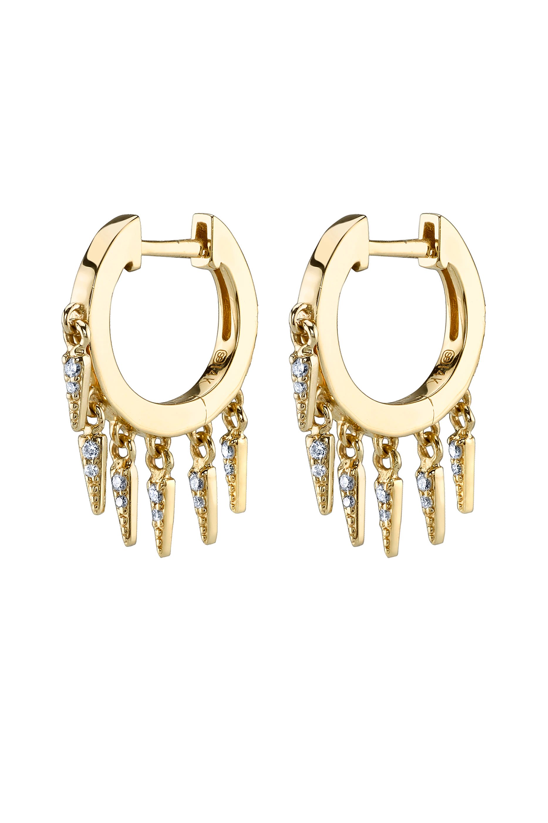 أقراط هاجي دائرية بشراشيب مرصعة بالماس