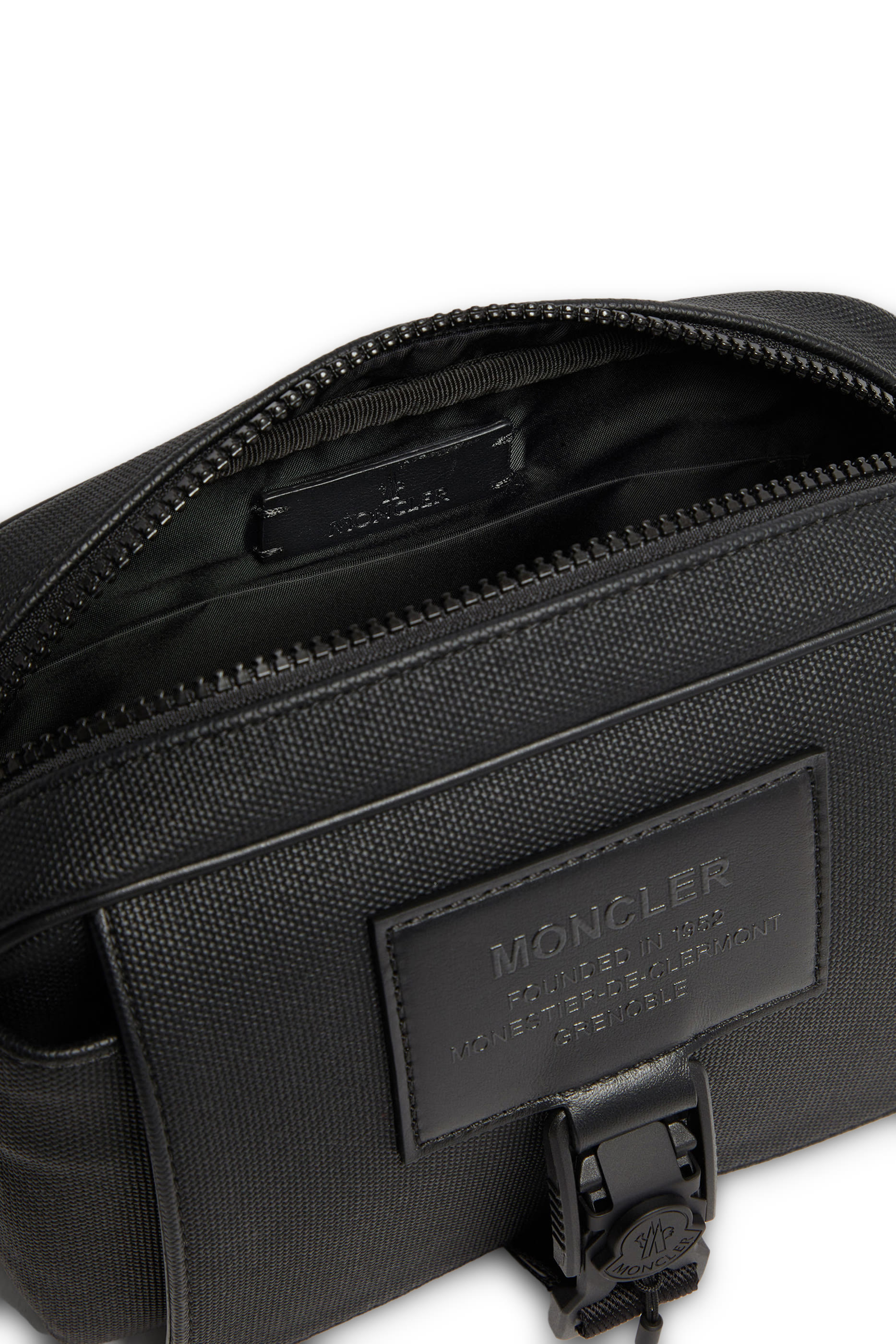 حقيبة كروس ناكوا