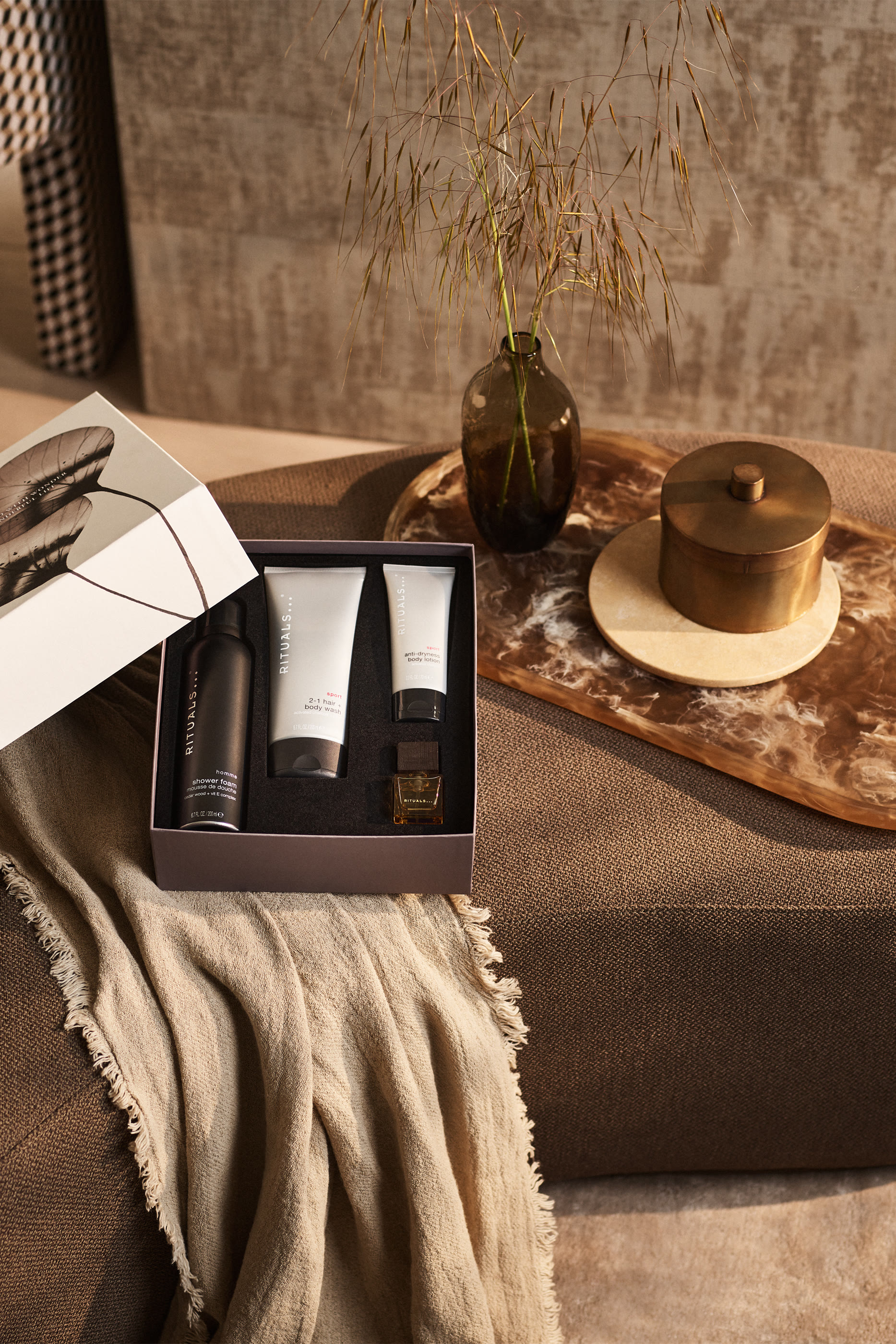 مجموعة هدايا بحجم متوسط للرجال