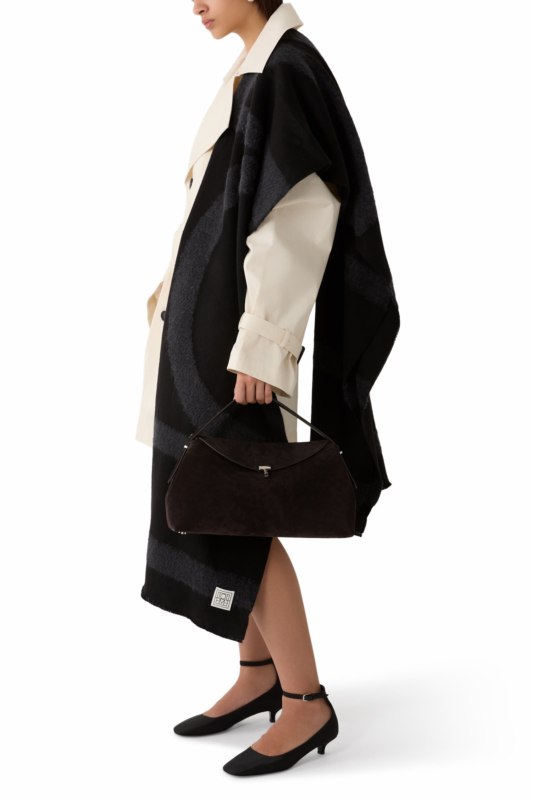 وشاح بحروف شعار الماركة تويل