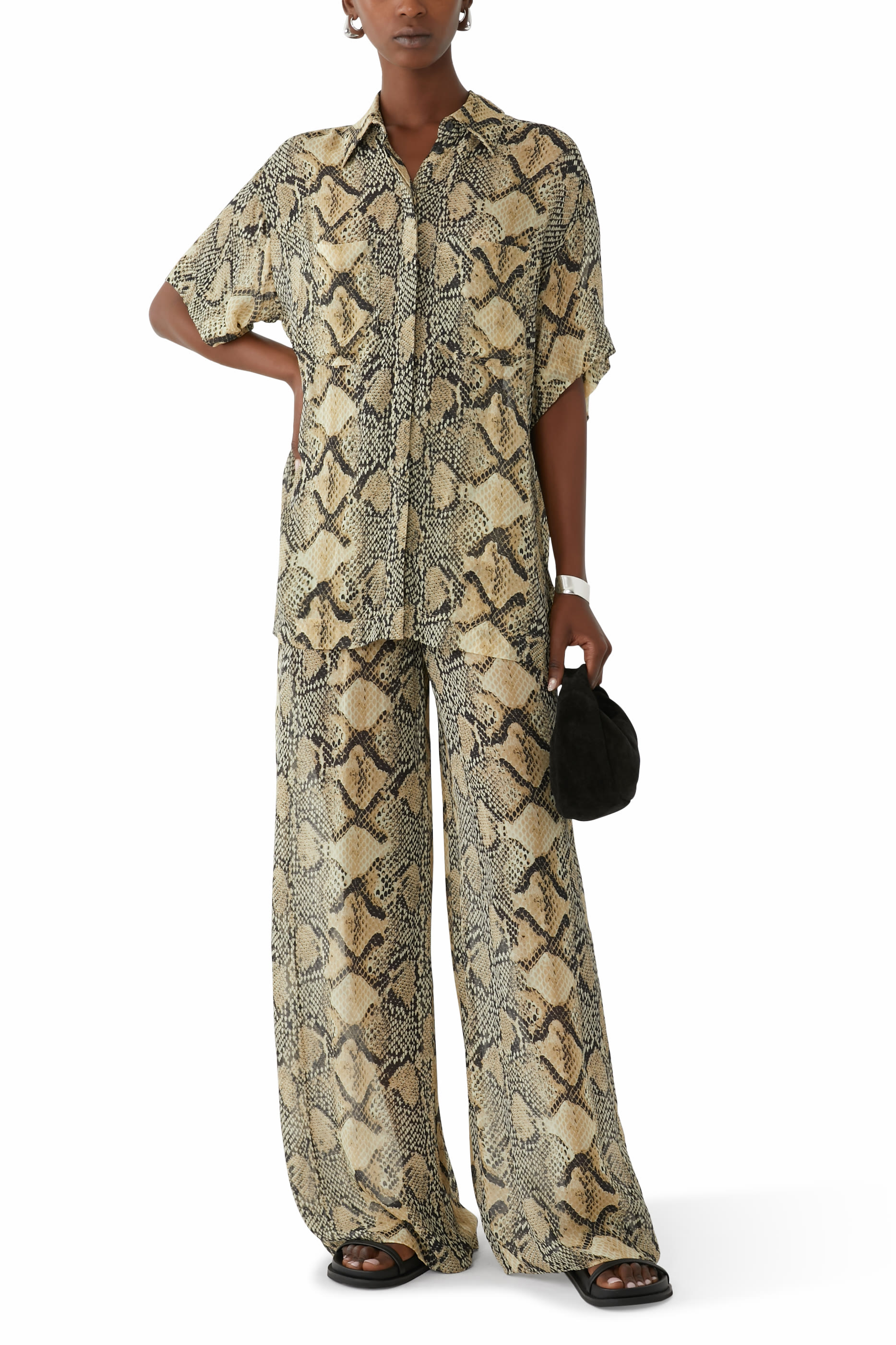 قميص هاديا بفتحات جانبية