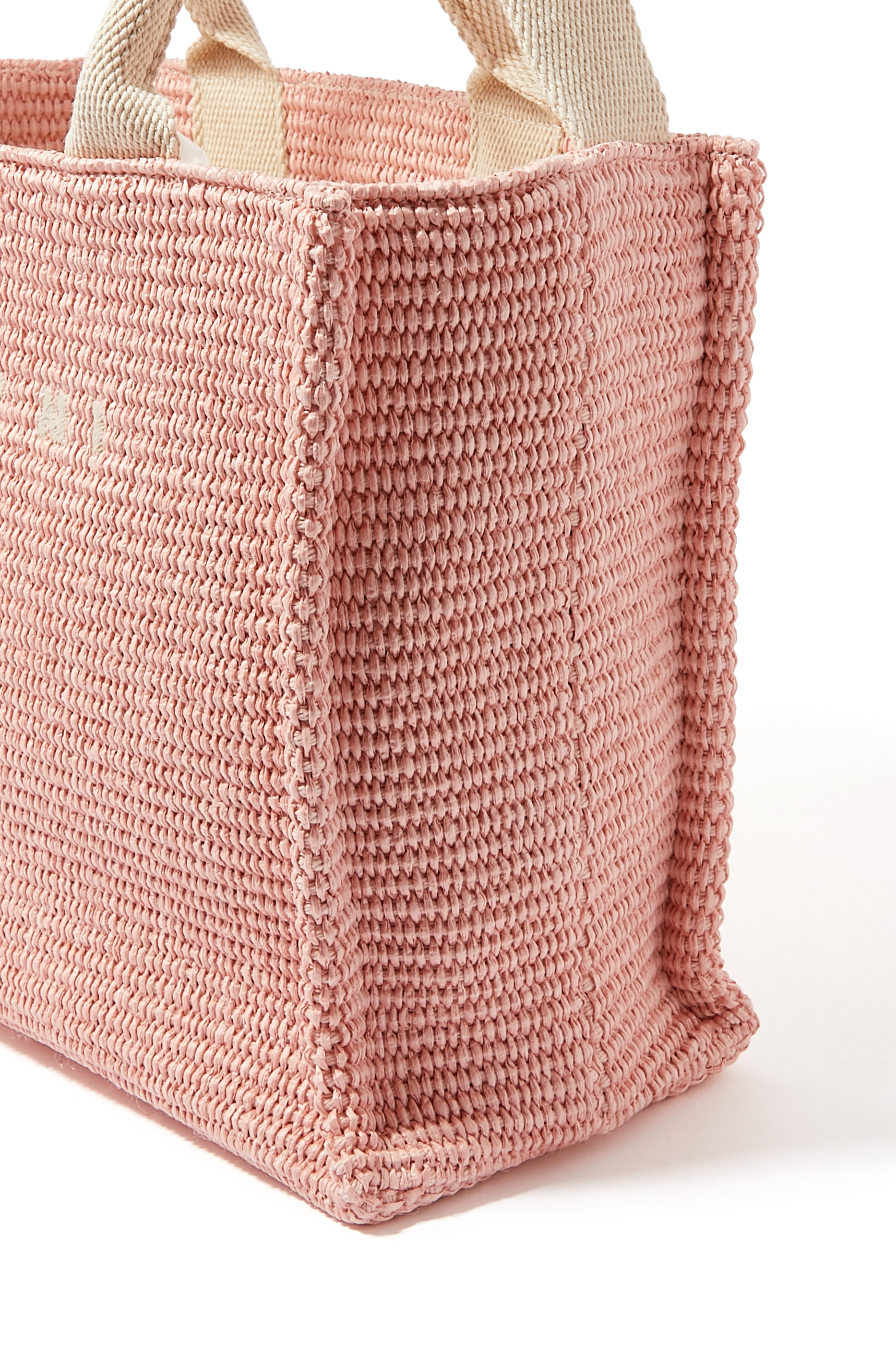 حقيبة تروبيكاليا صغيرة بتصميم سلة