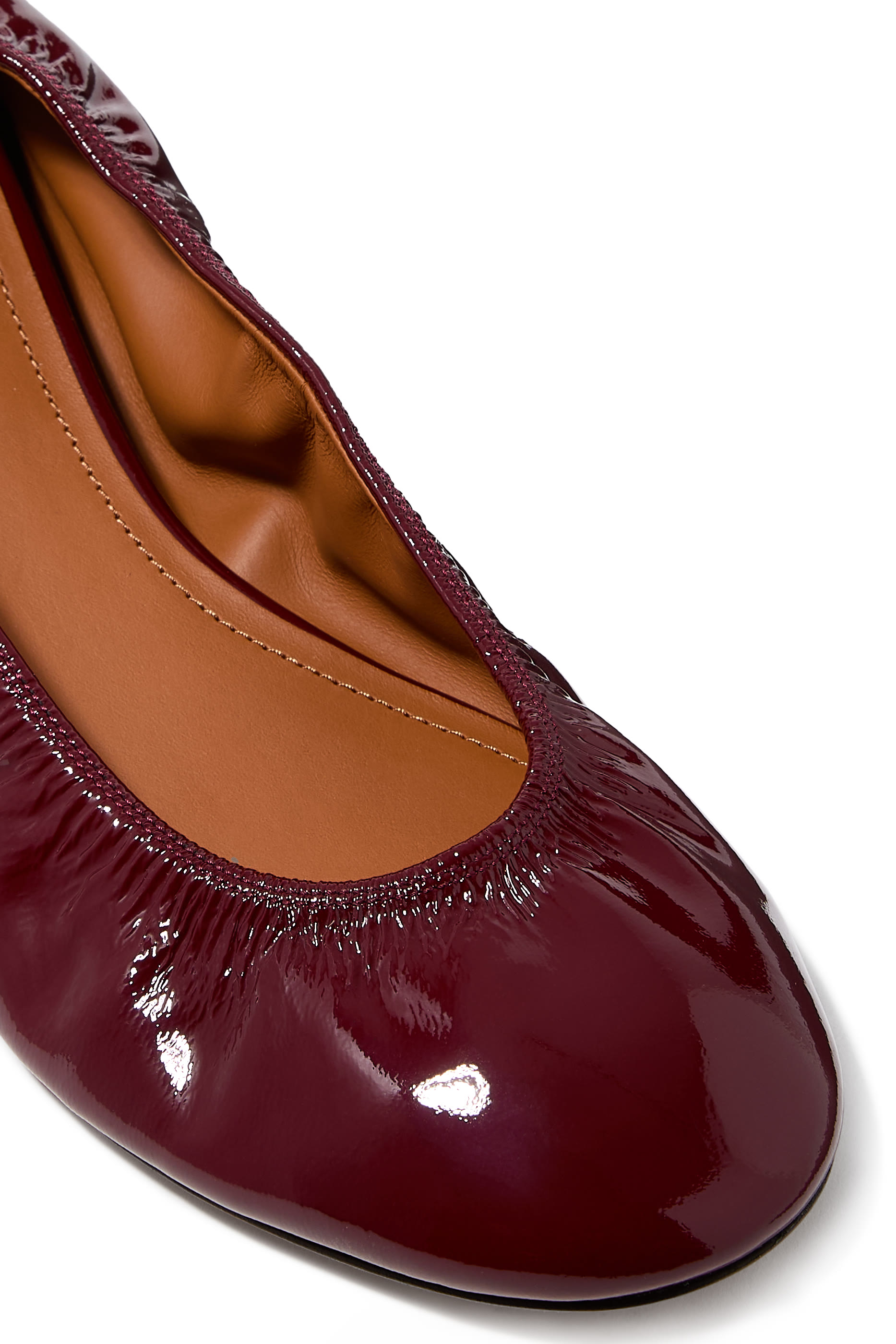 حذاء بالرينا لامع بنعل مسطح