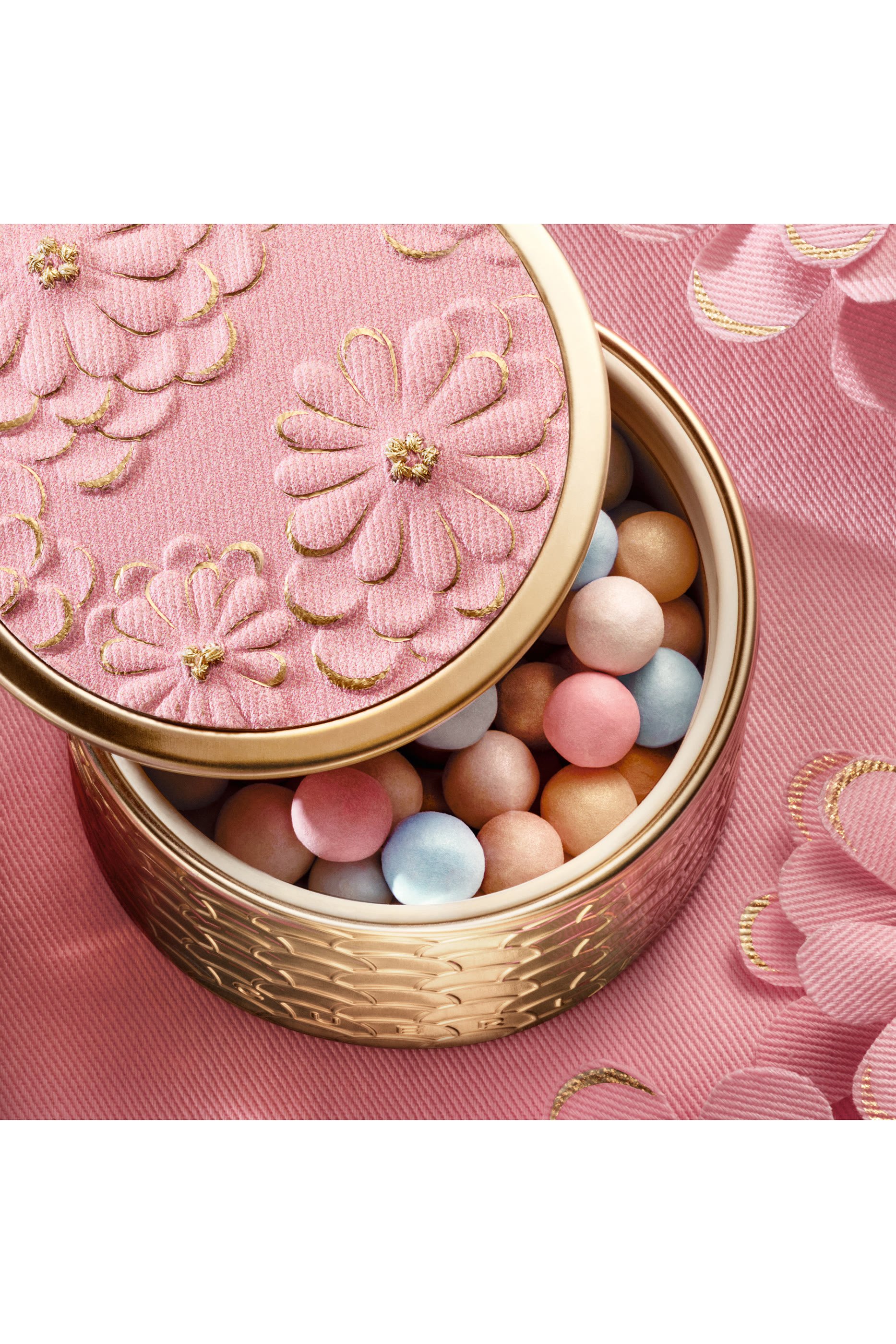 بودرة بلومينغ غلو ميتيوريتس مثبتة للمكياج بتصميم لآلئ