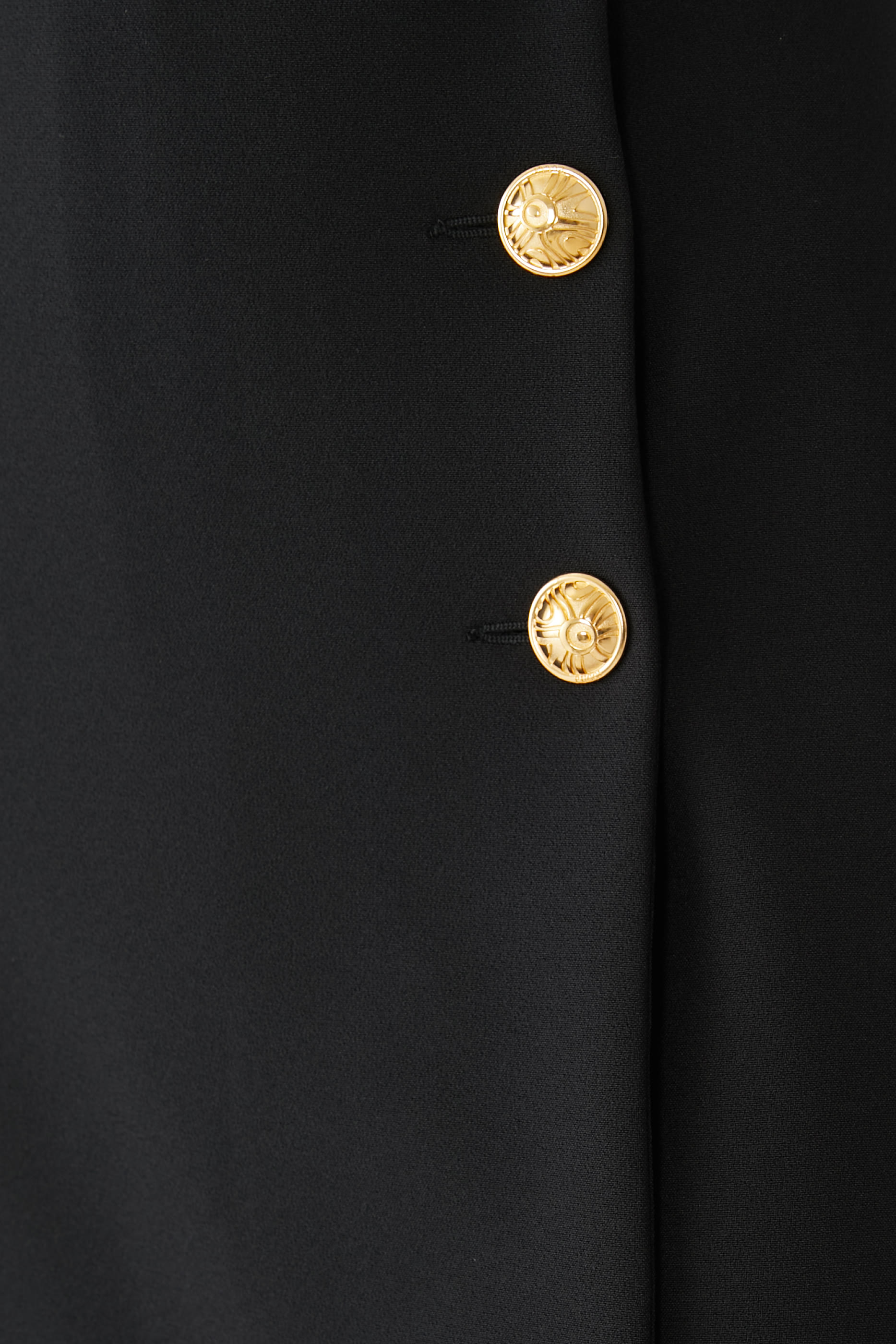 تنورة بتصميم ملفوف