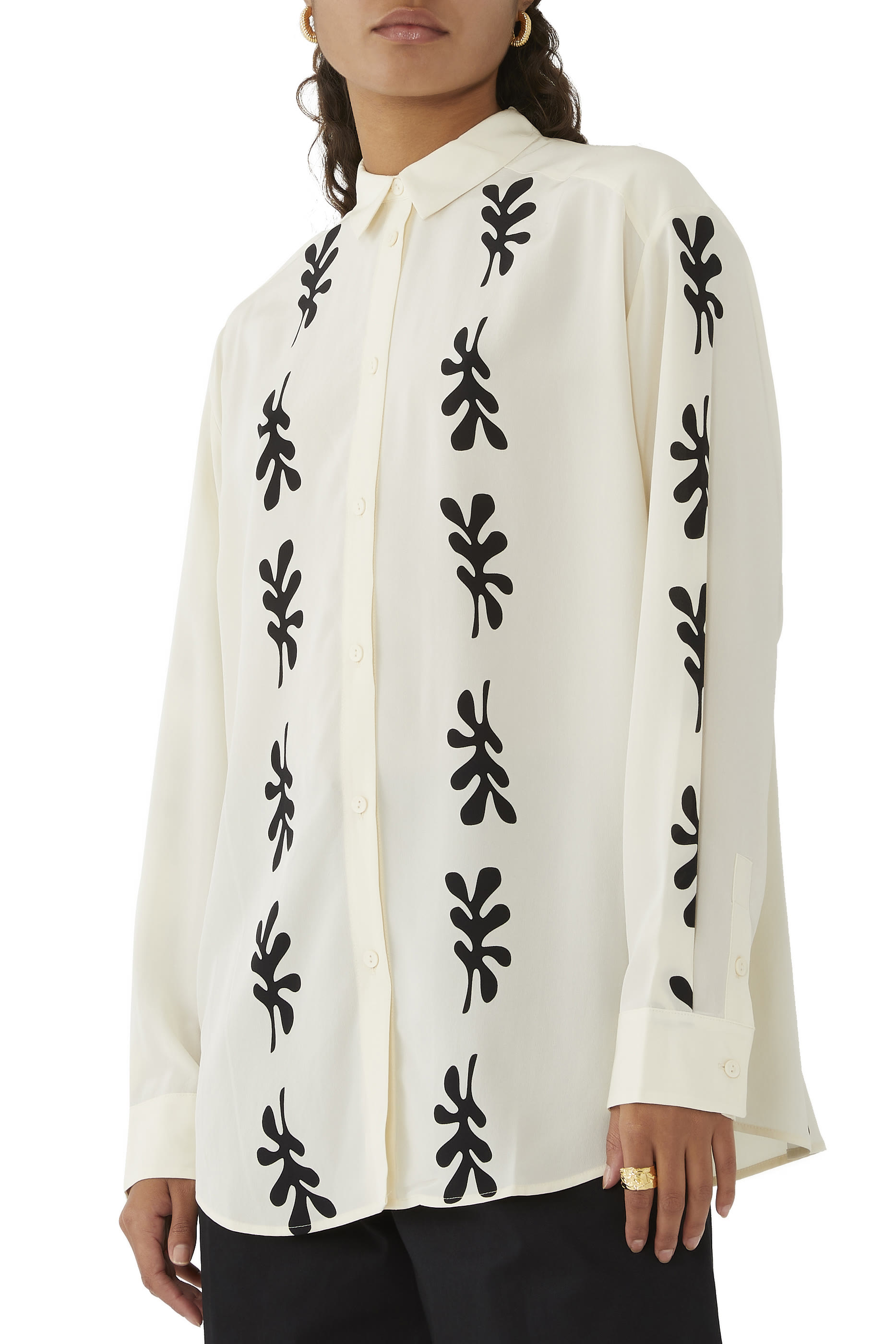 قميص بأكمام طويلة حرير