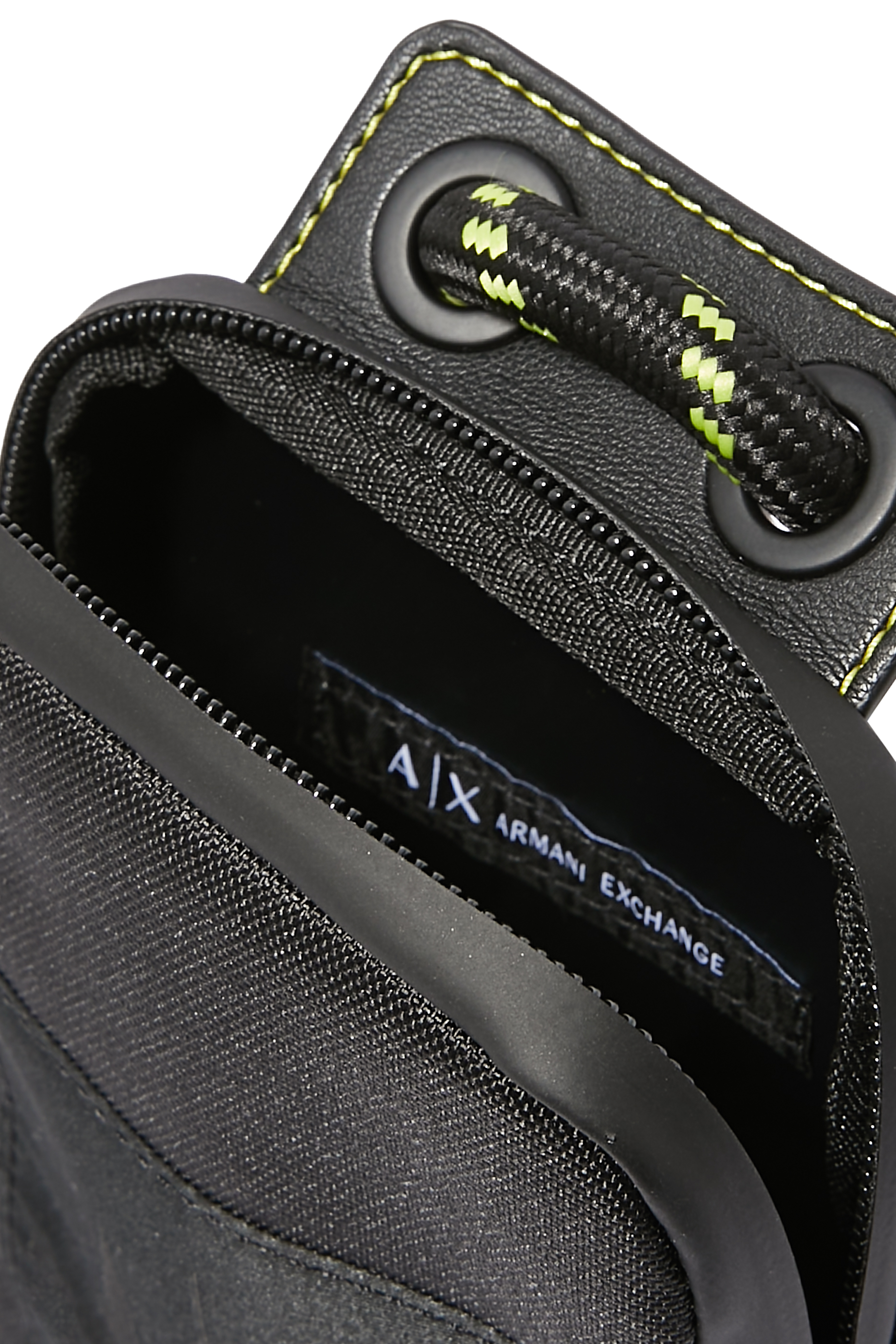 حافظة هاتف آيفون بشعار الماركة