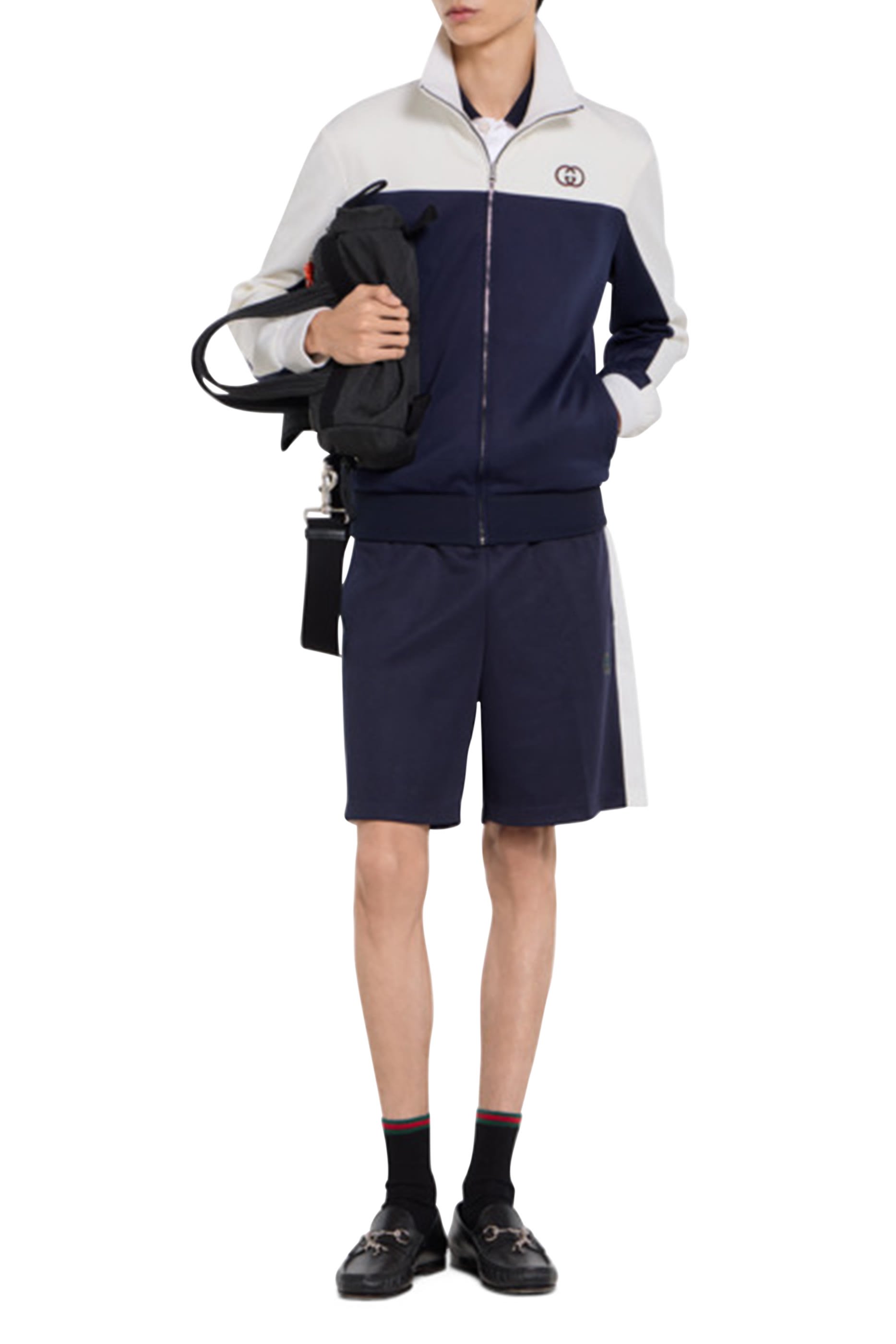 شورت مطرز بشعار الماركة جيرسيه معالج