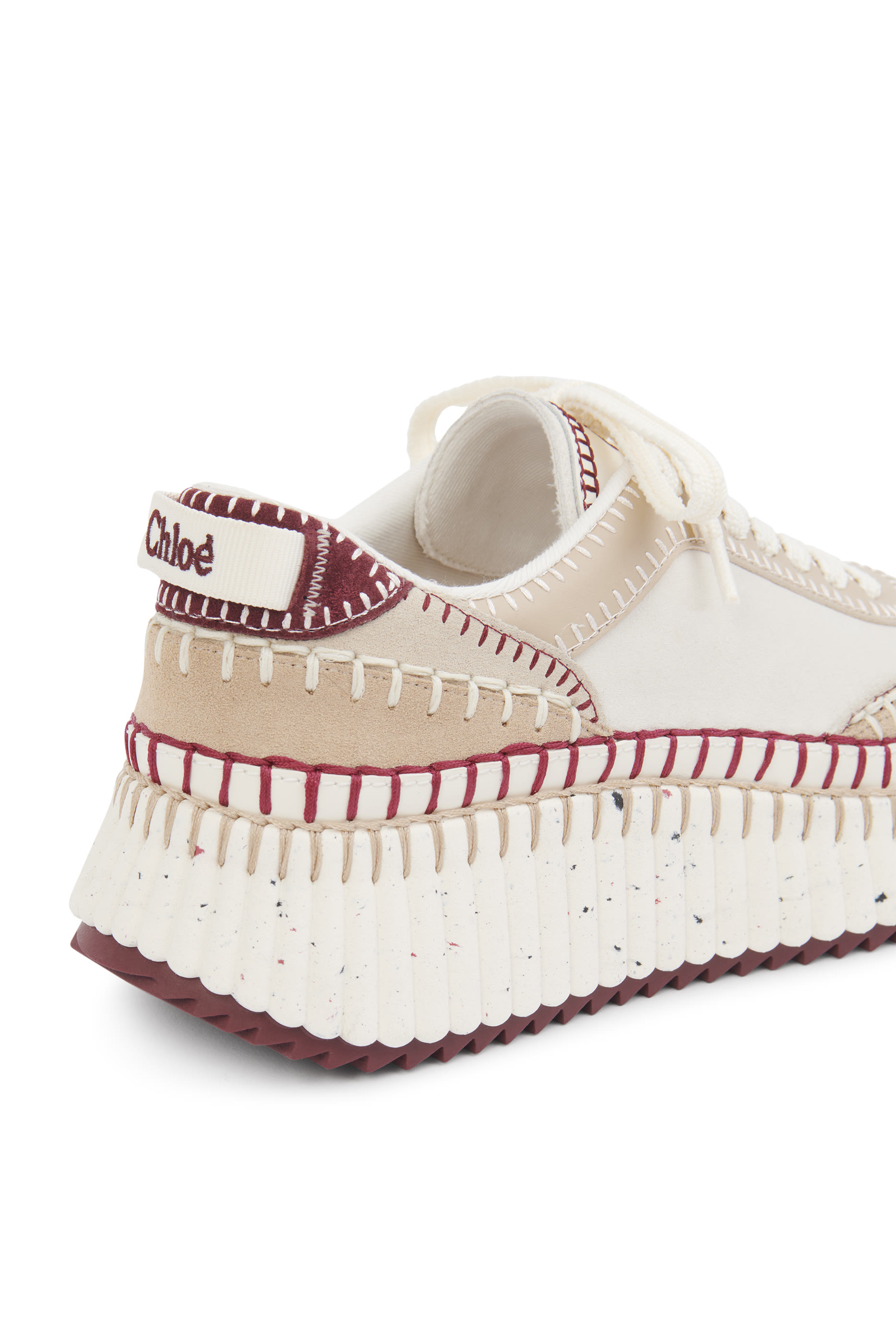 سنيكرز ناما