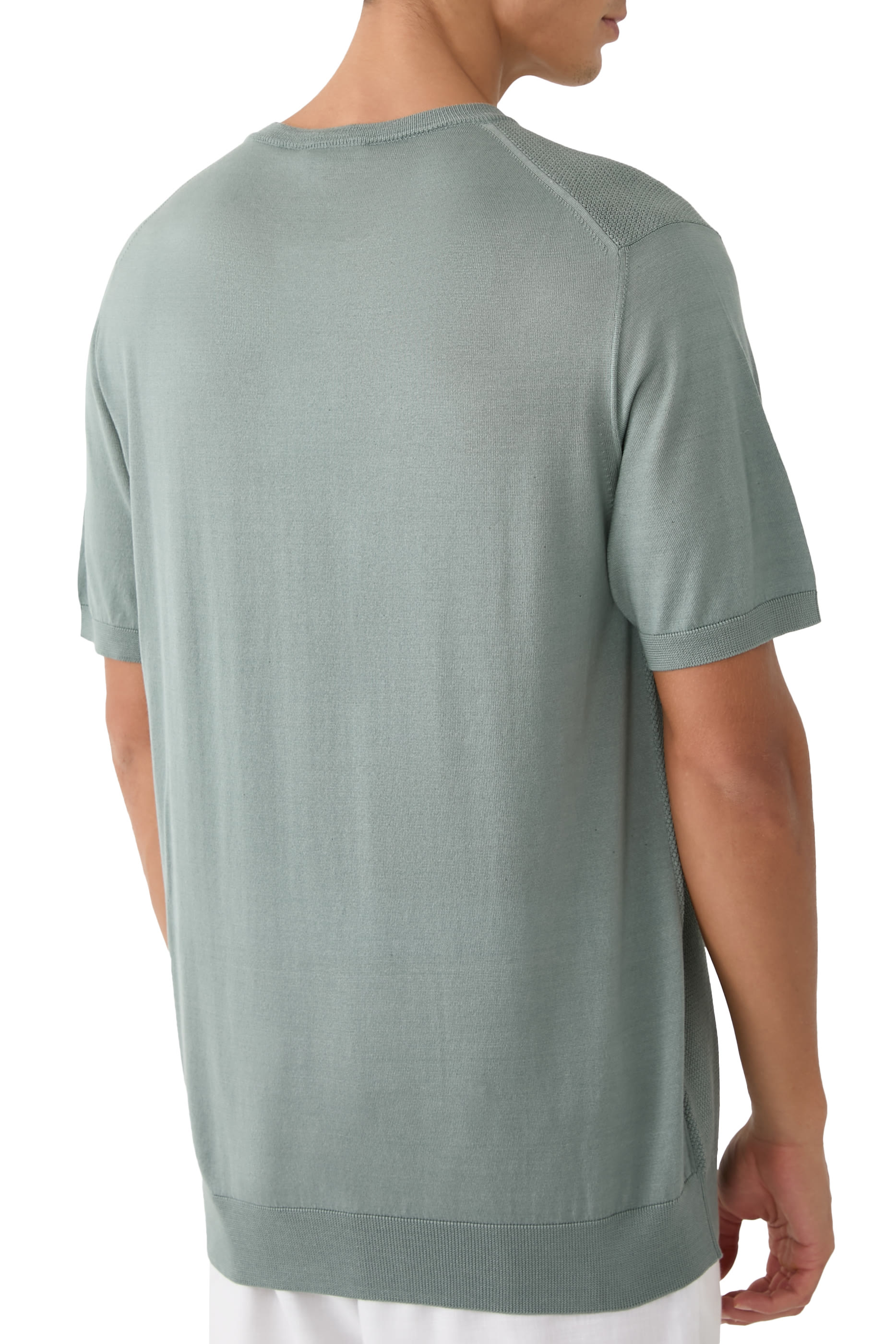 تيشيرت منسوج بياقة ضيقة