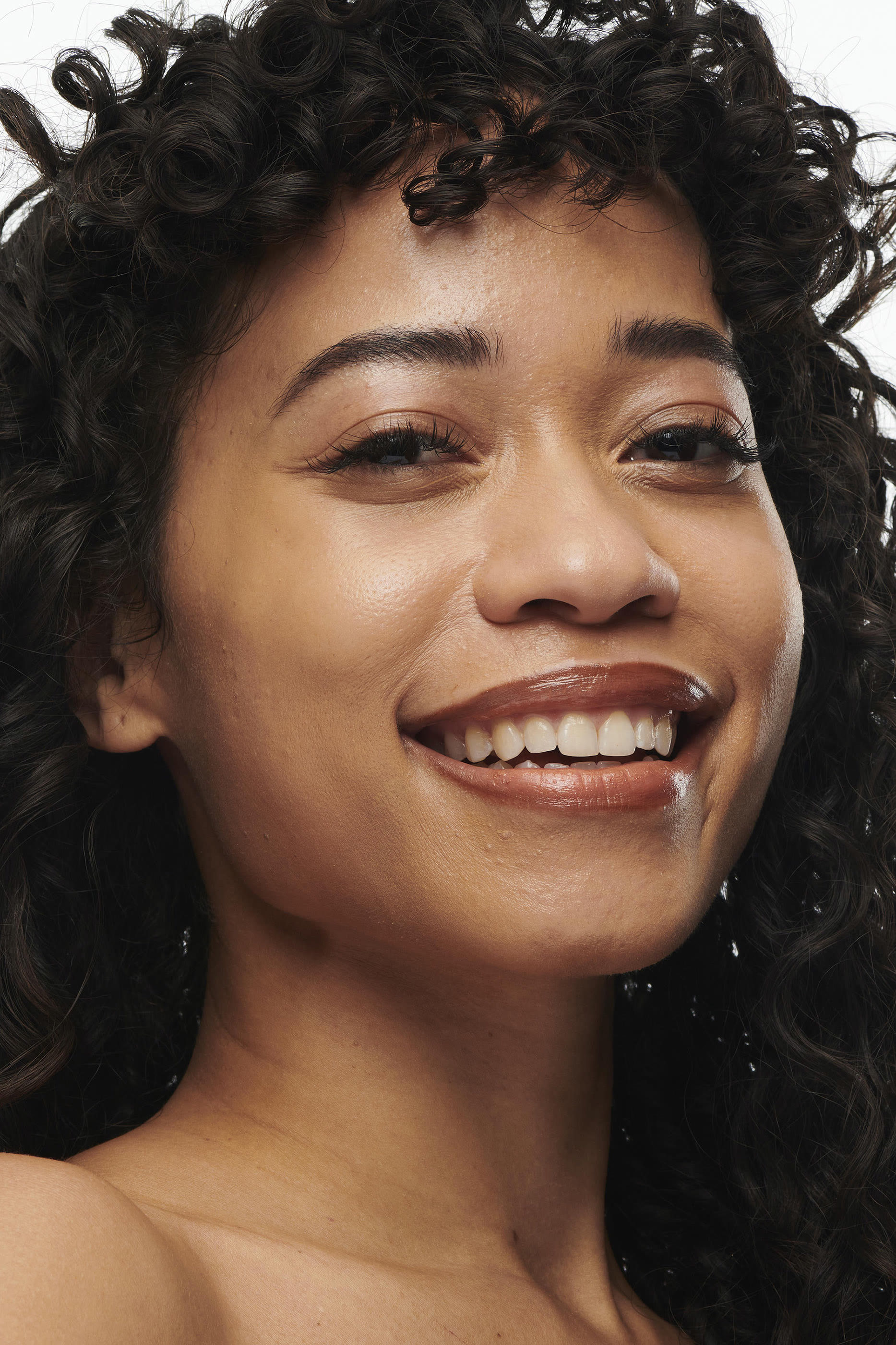 كريم أساس ستوديو راديانس بفاعلية السيروم&rlm;، 30 ملل