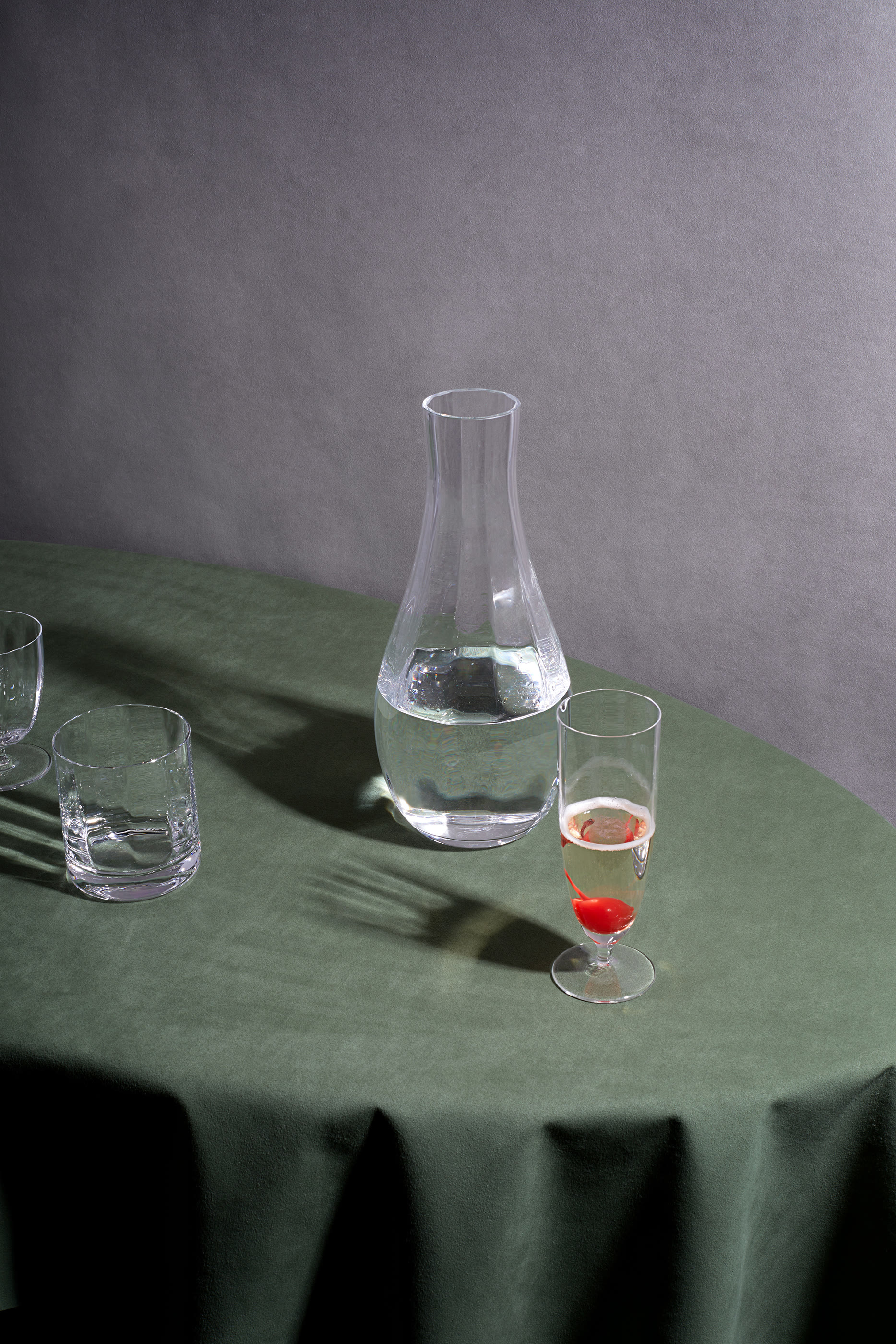 زجاجة مشروبات فاخرة آيريس