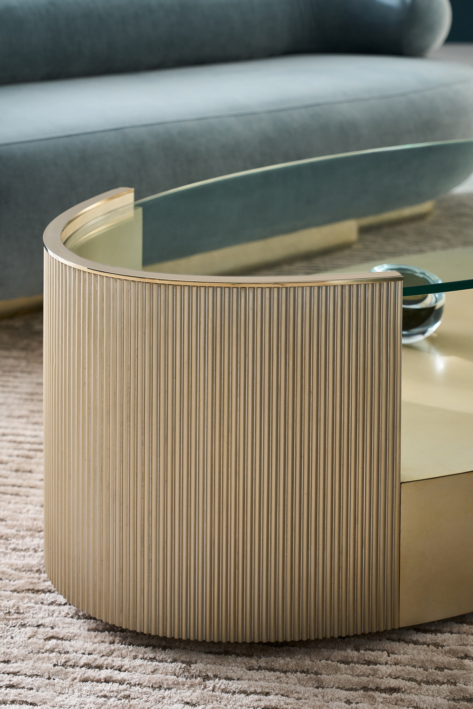 طاولة قهوة أوركل لوف بيضاوية الشكل