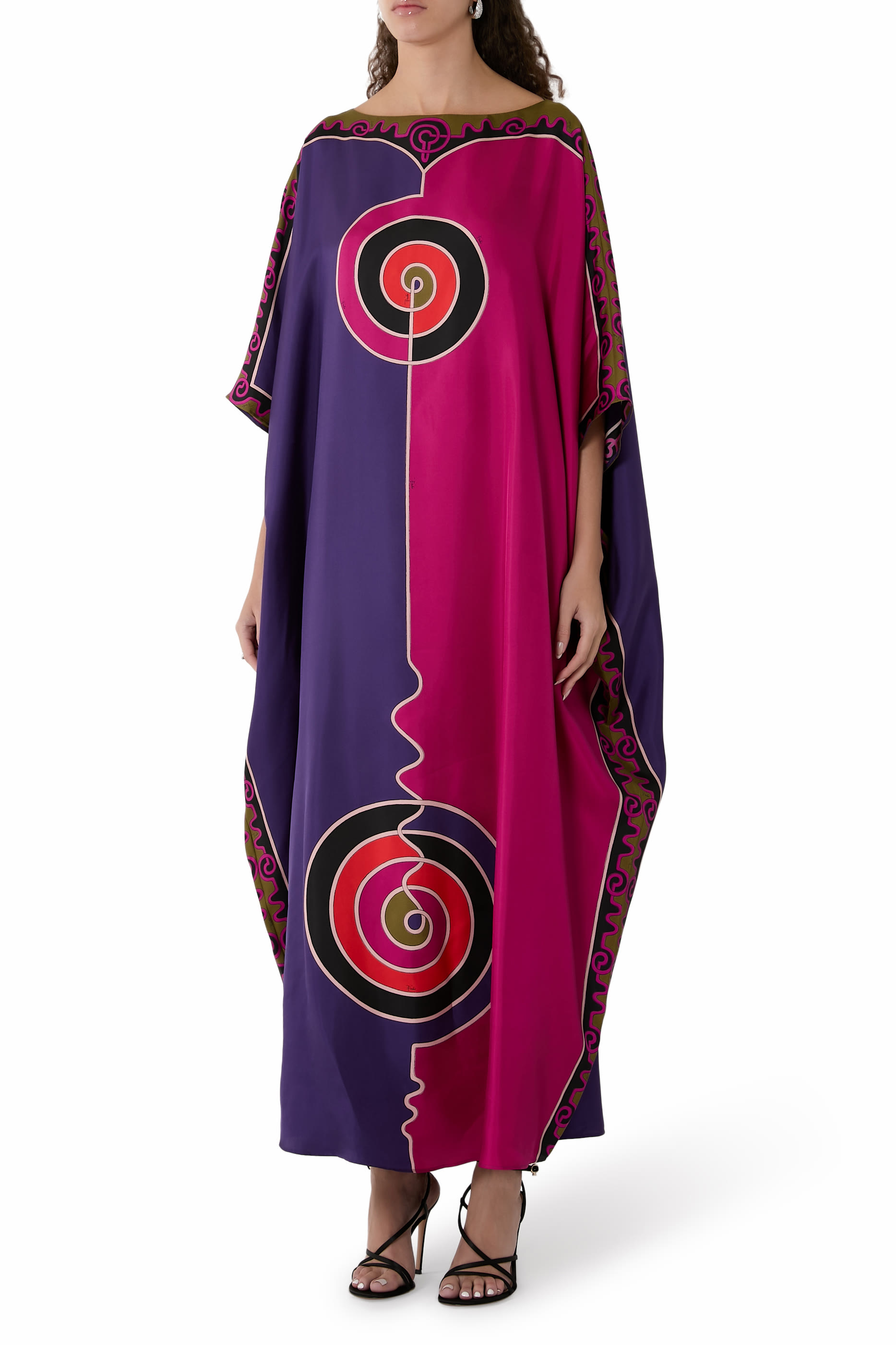 قفطان طويل بنقشة أسترو