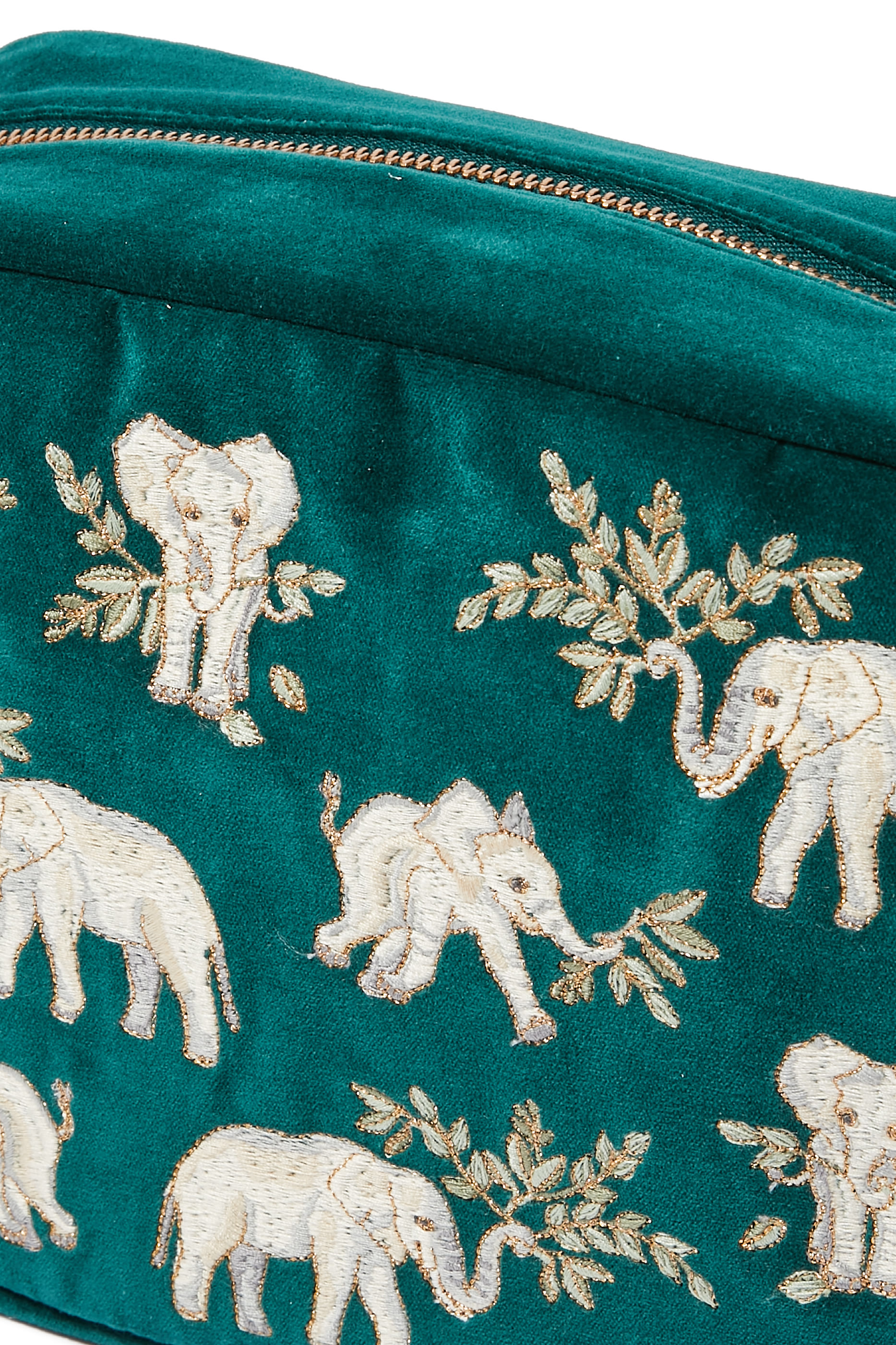 حقيبة مستلزمات العناية الذاتية بتطريزات قطيع فيلة