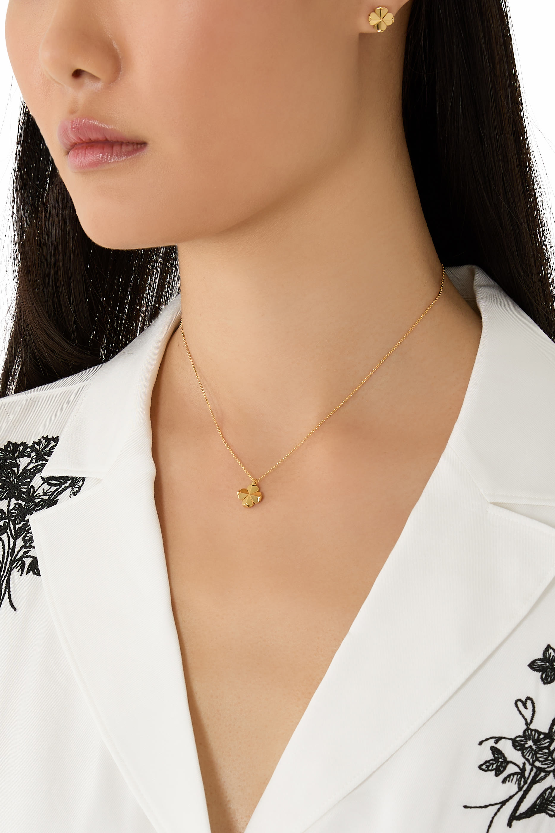 أقراط بتصميم زهرة بالشكل البستوني، معدن مطلي وتيتانيوم وأحجار زركونيا مكعبة