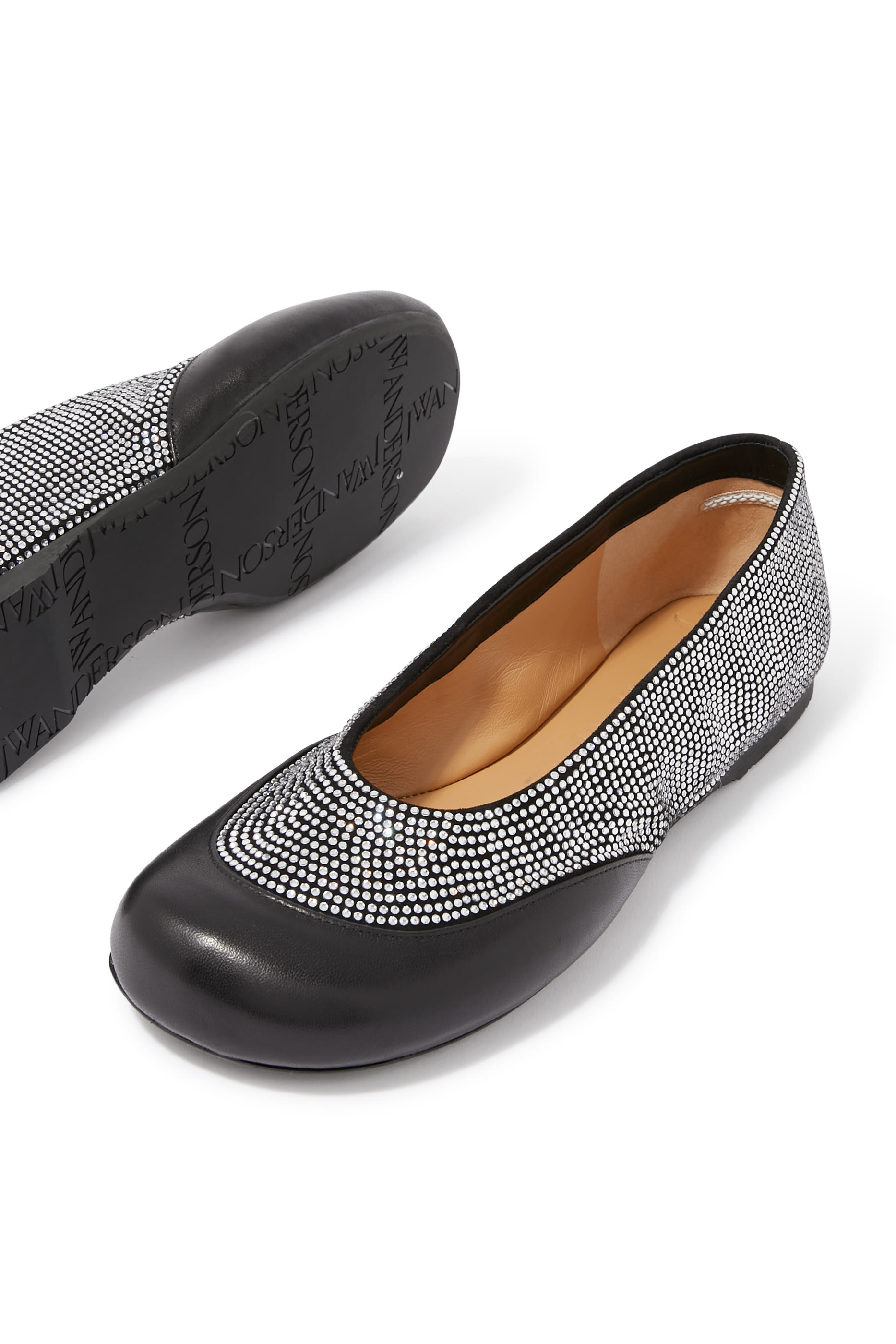 حذاء بالرينا مرصع بالكريستال