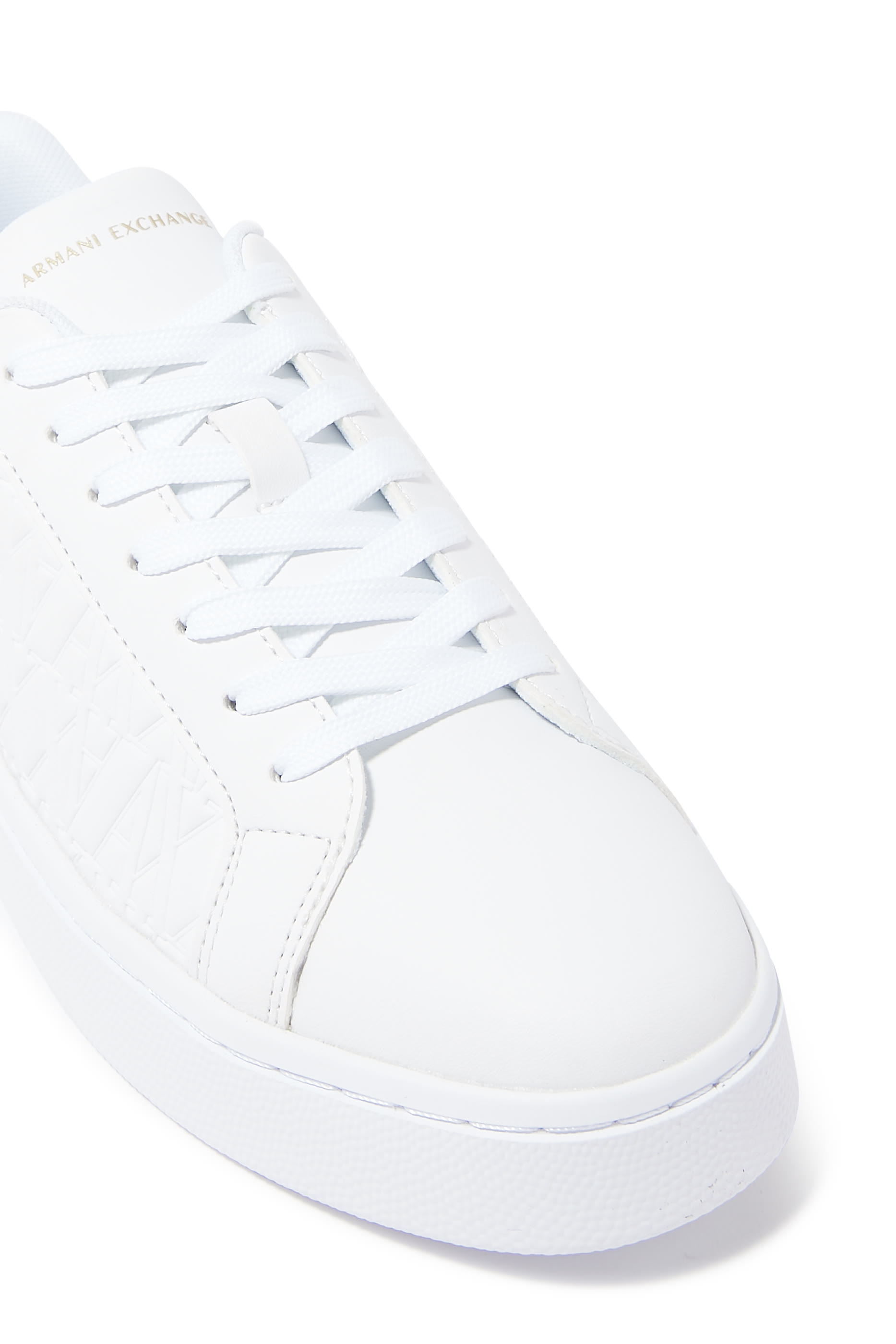 سنيكرز بحروف شعار الماركة بالكامل