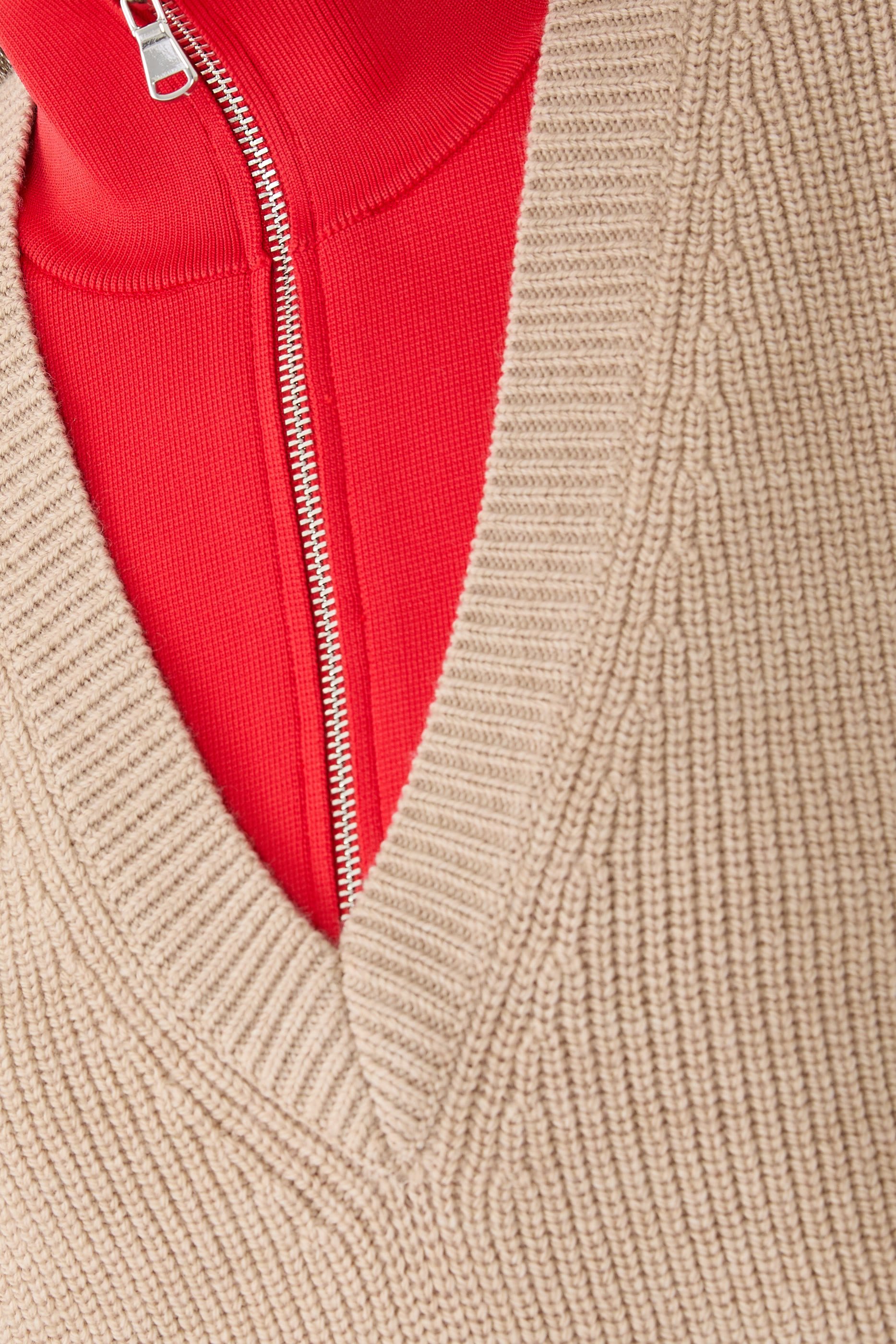 فيست بنمط كنزة بحياكة كارديجان وياقة عالية قابل للإزالة