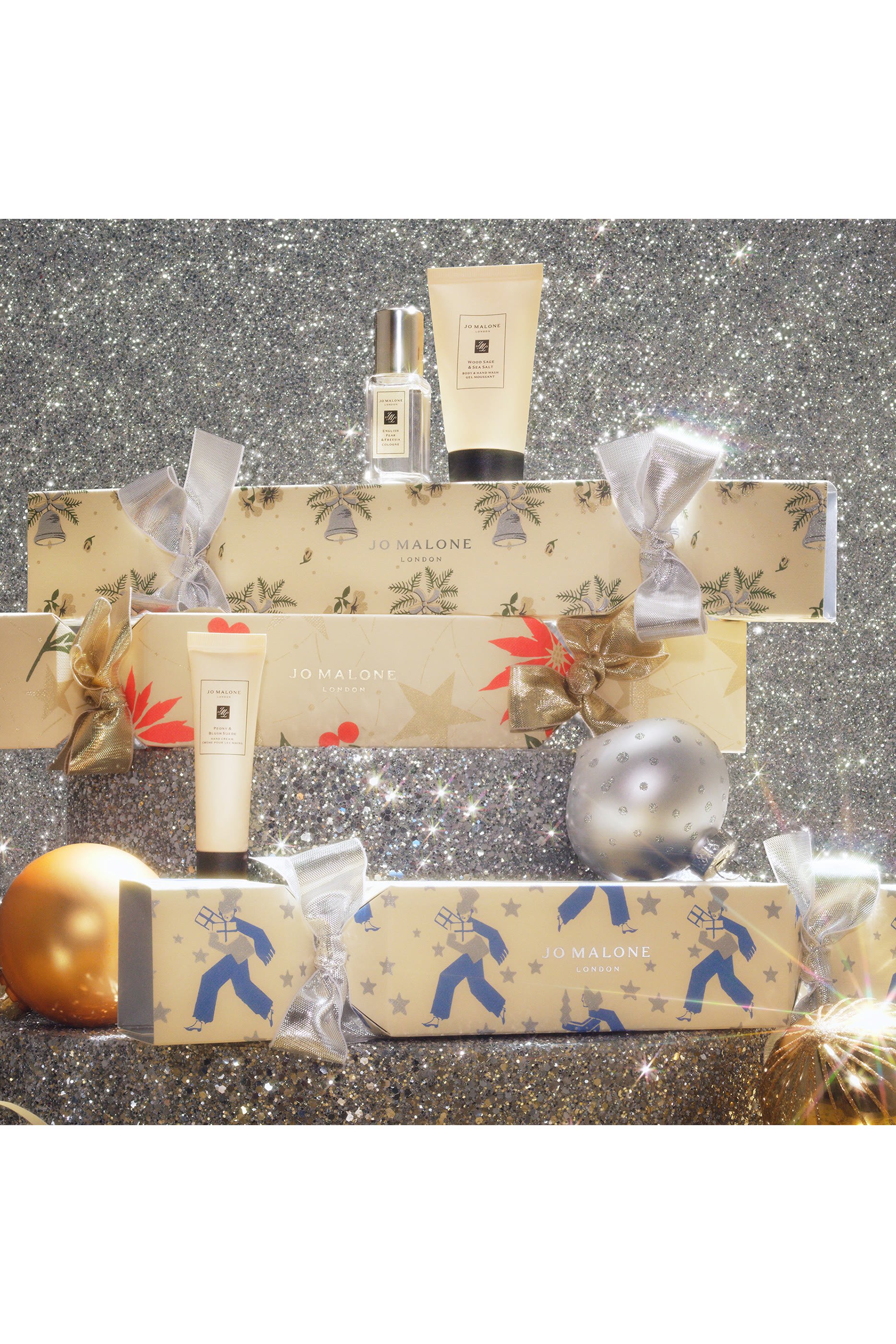 مجموعة هدايا بتصميم كسارة بإصدار للكريسماس