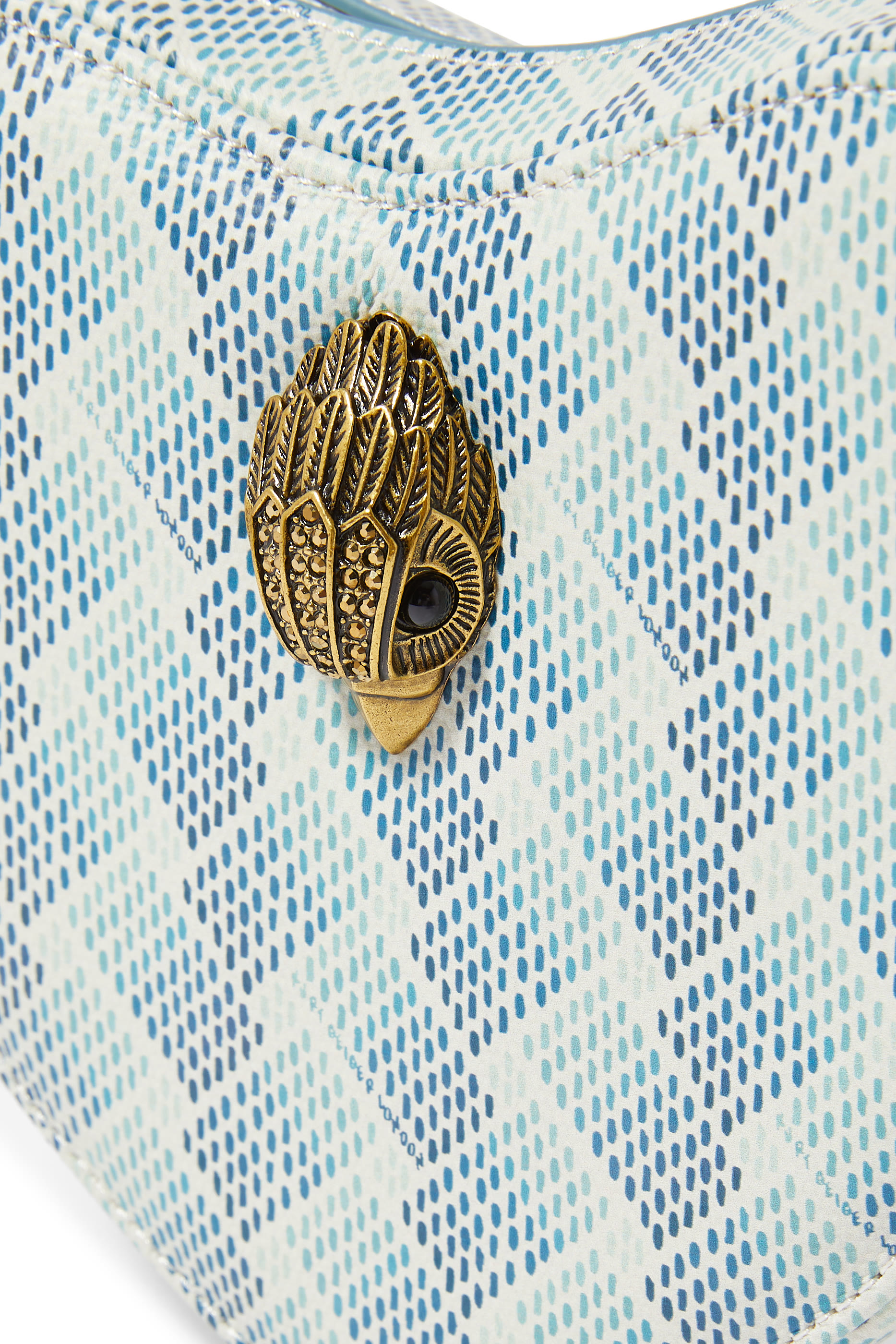 حقيبة كروس بودي كامدن بتصميم قلب