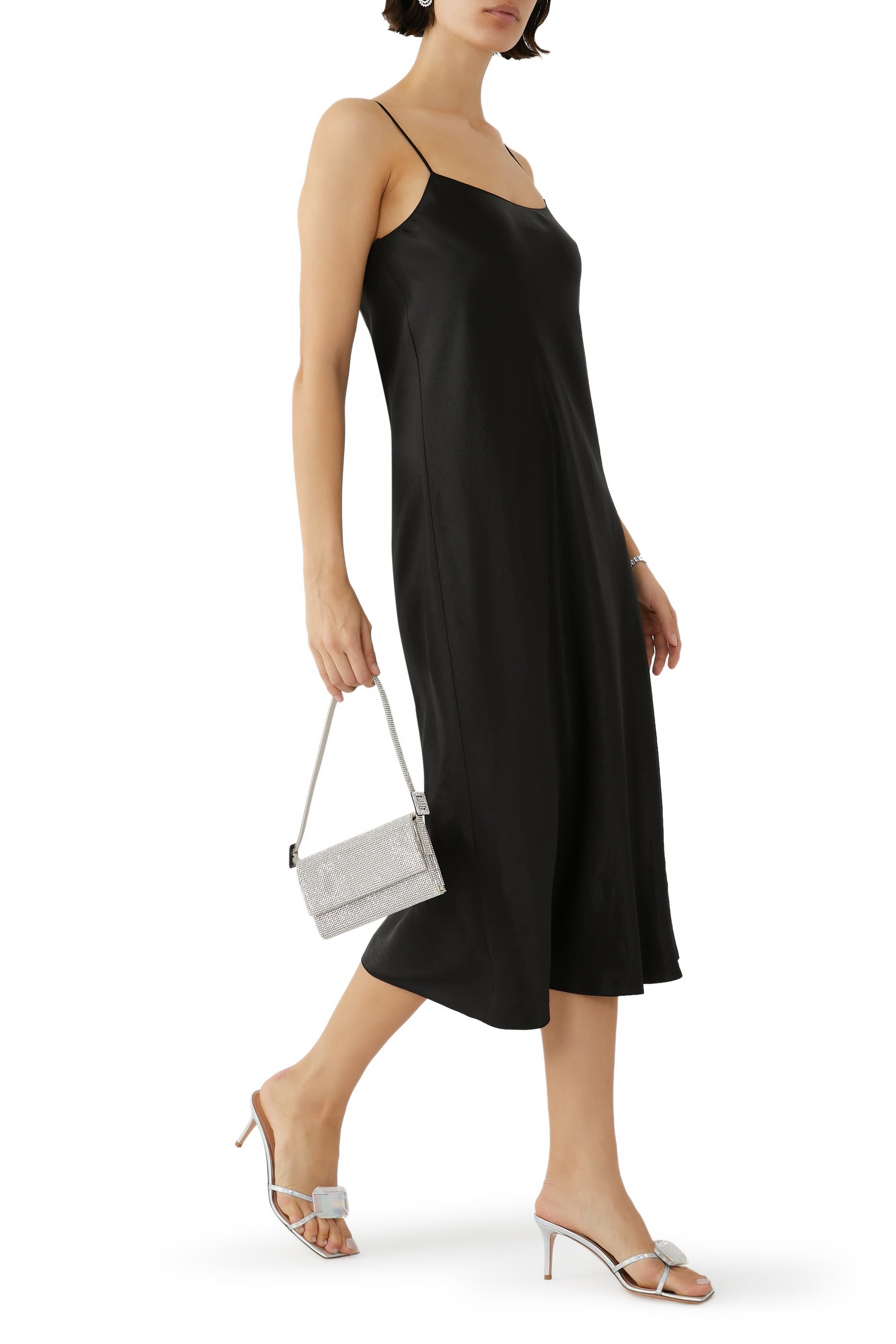 فستان كراش ستان سهل الارتداء