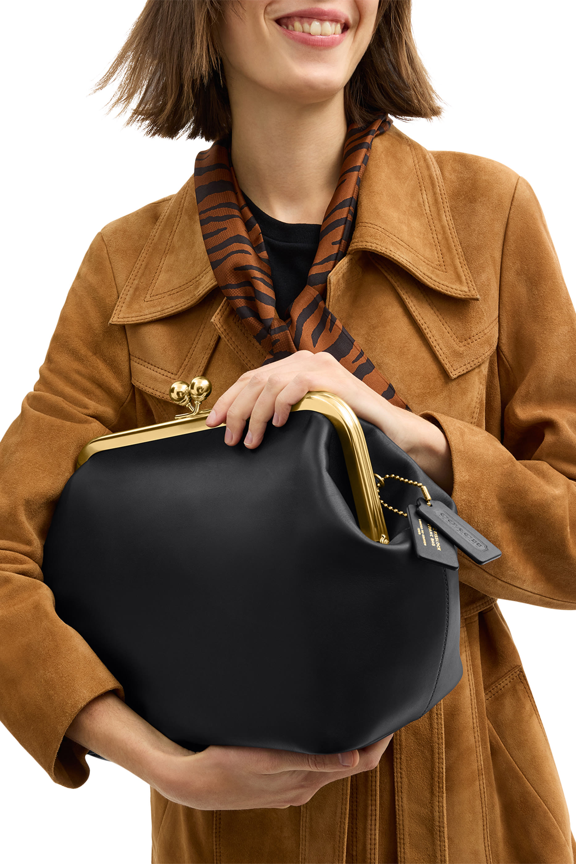 حقيبة 27 بإطار بقفل متداخل