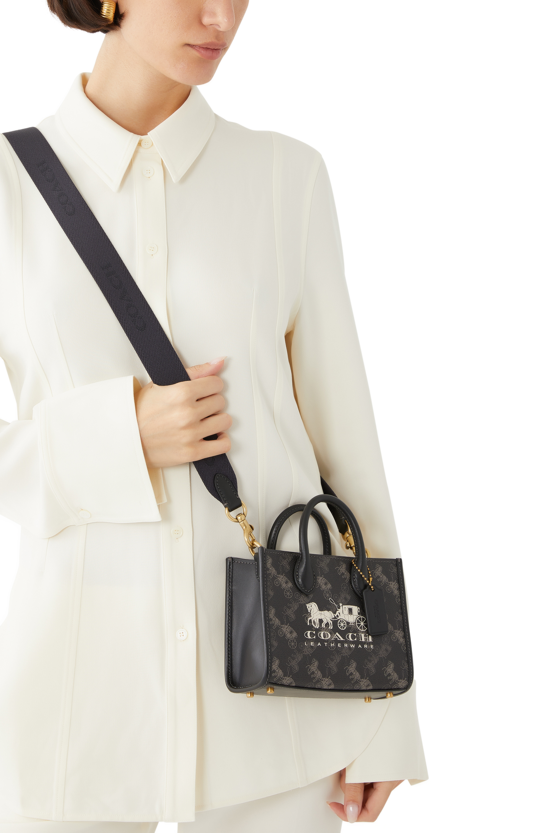 حقيبة يد ايس 17 بطبعات شعار الماركة