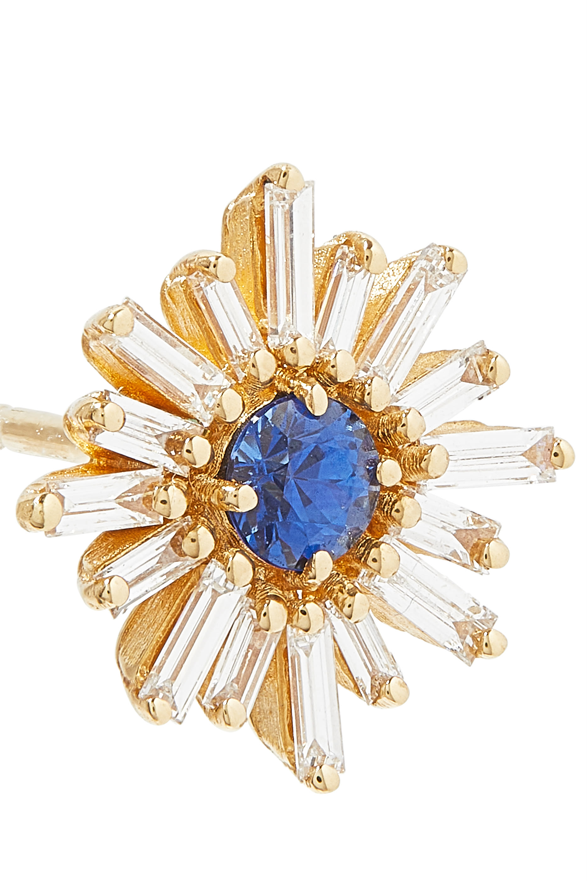 أقراط مرصعة بالماس ذهب أصفر عيار 18