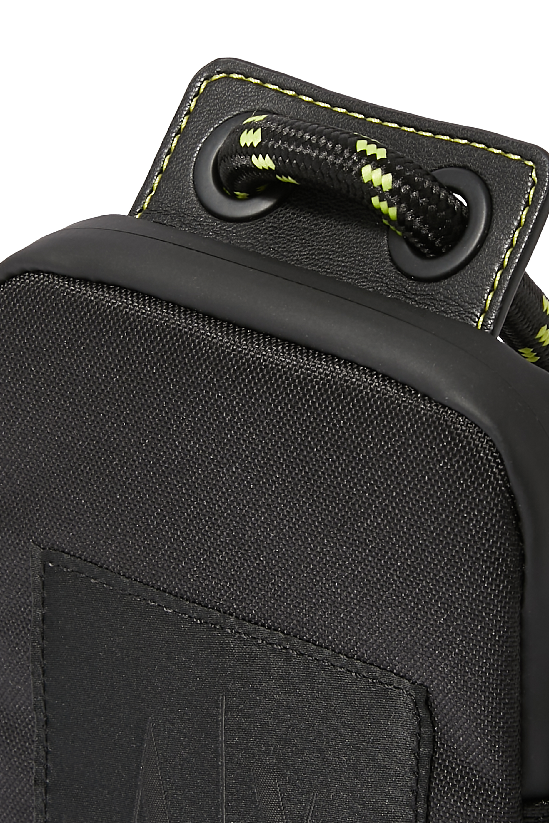 حافظة هاتف آيفون بشعار الماركة