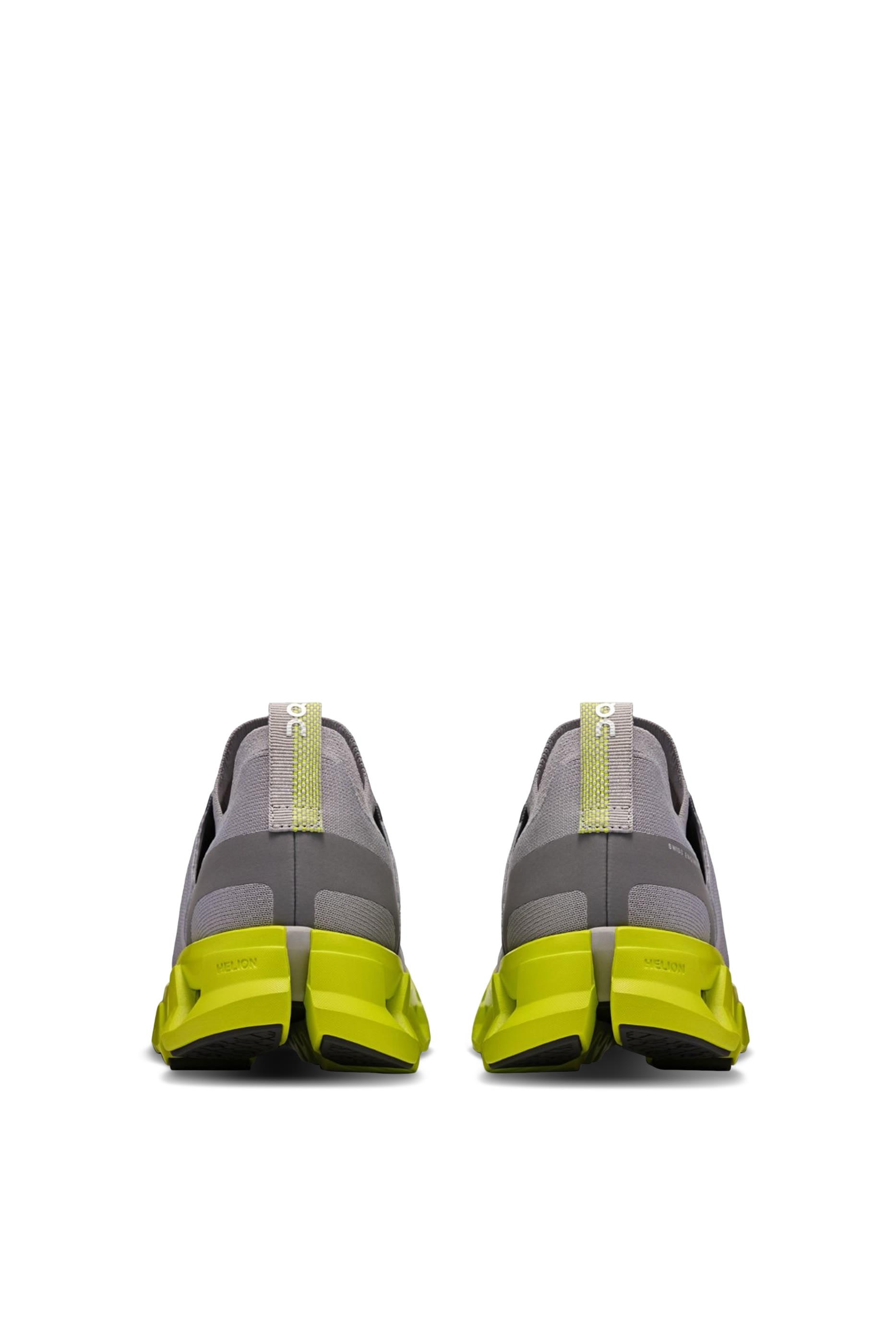 سنيكرز كلاود سويفت 4 للرجال