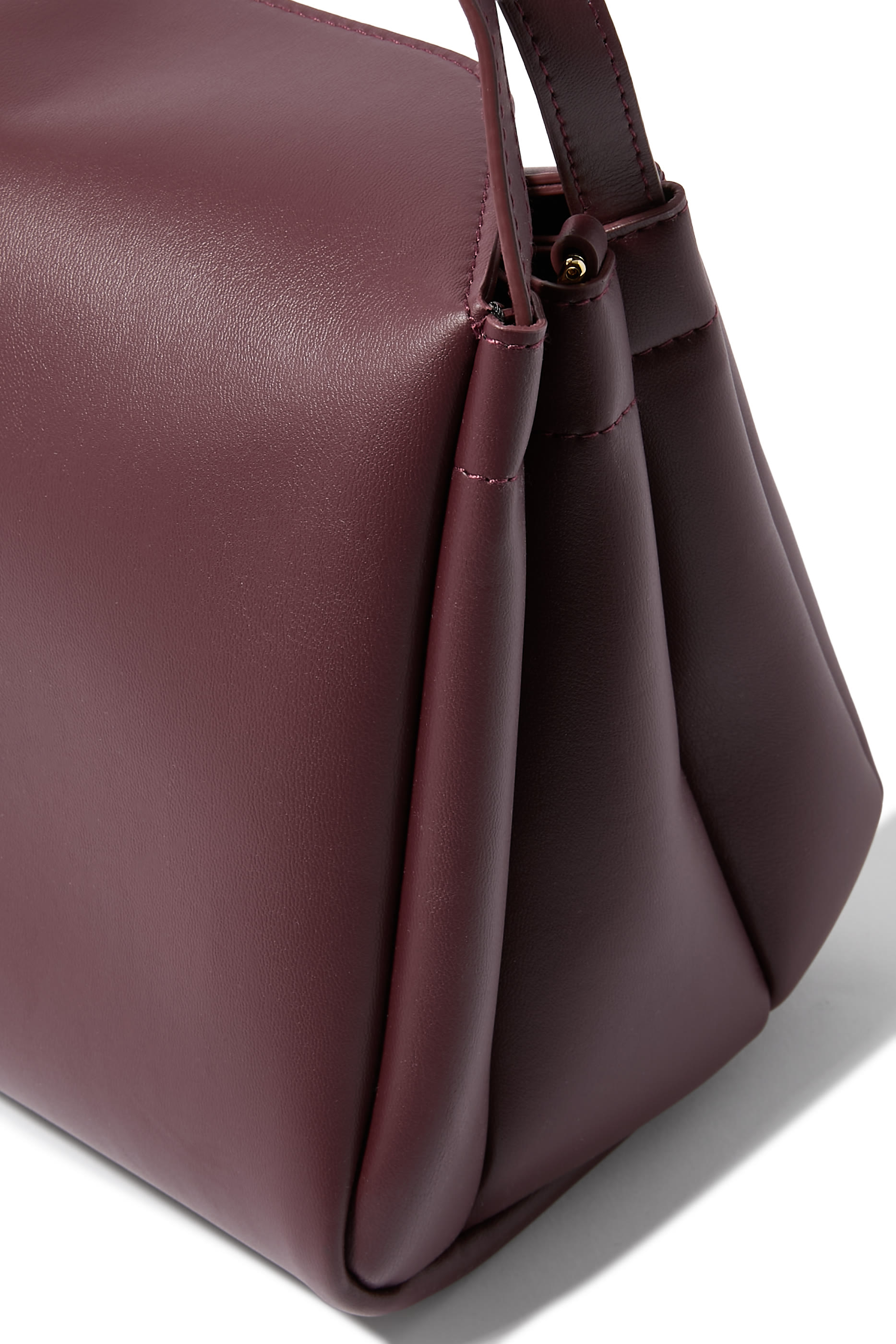 حقيبة يودورا