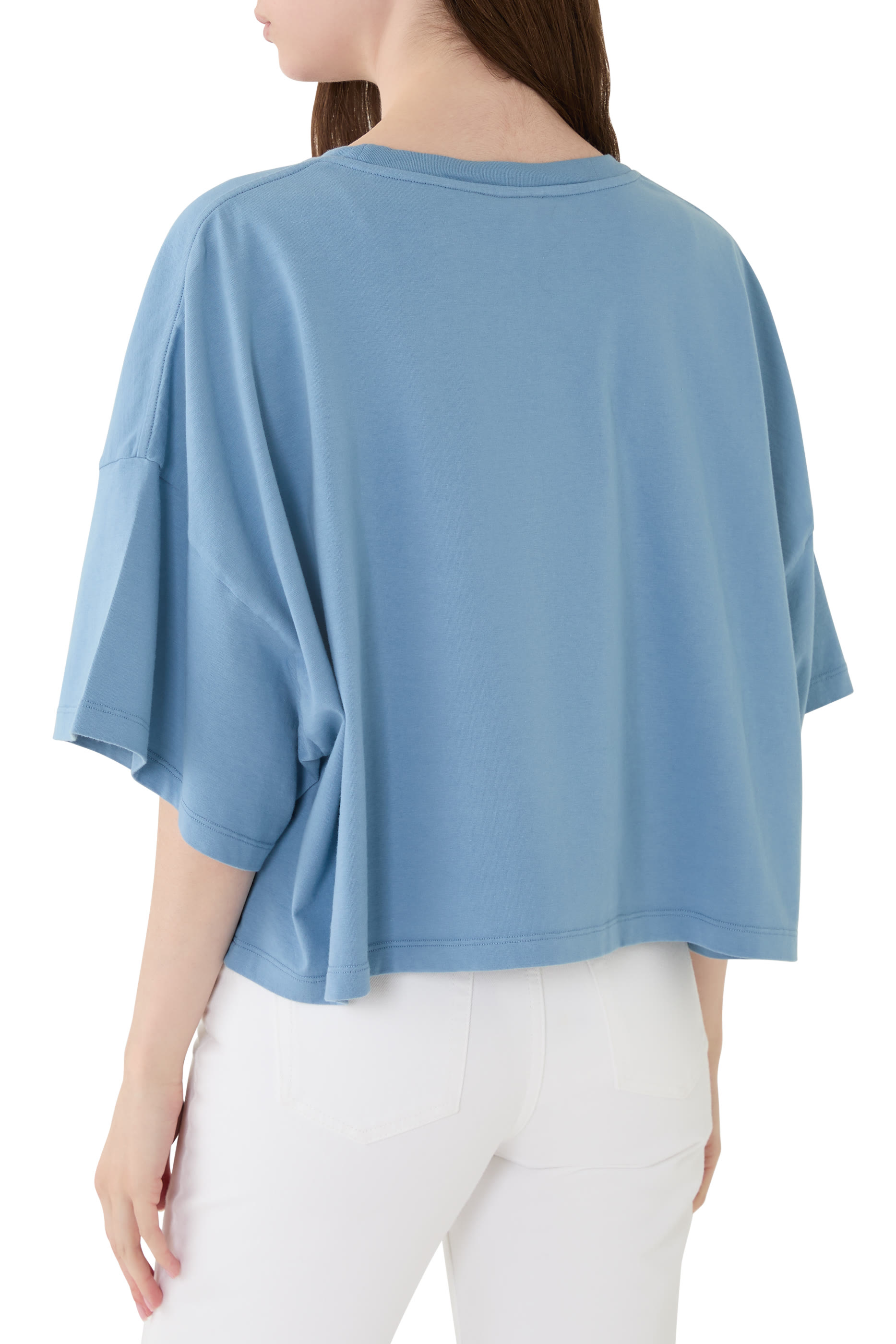 تيشيرت بقصة قصيرة مربعة  بشعار الماركة قطن جرسيه 