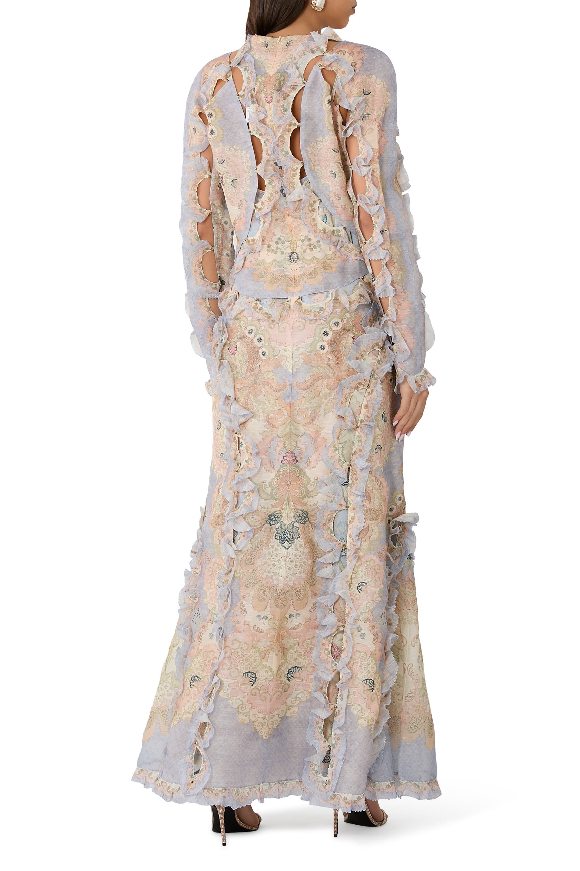 فستان ريبالين طويل بتفاصيل صدفية