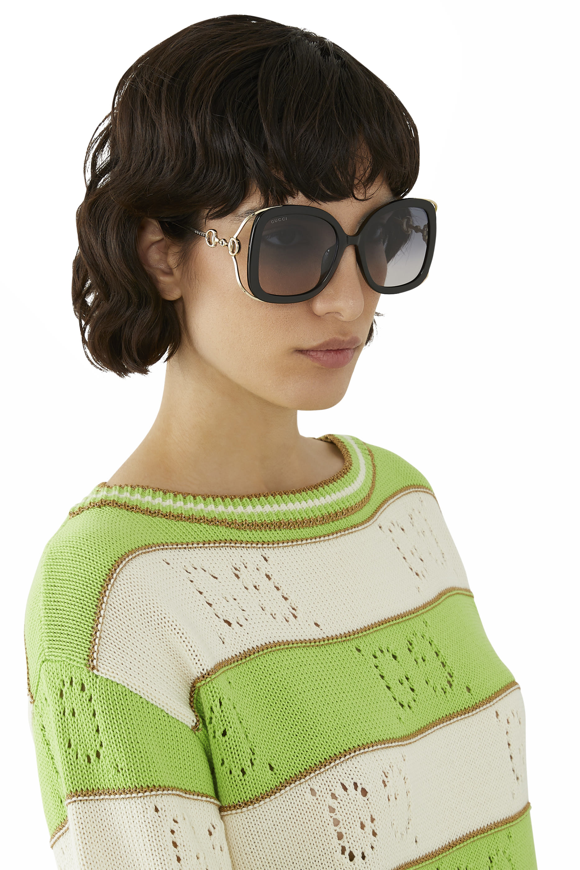 نظارة شمسية بتصميم محقون كبير