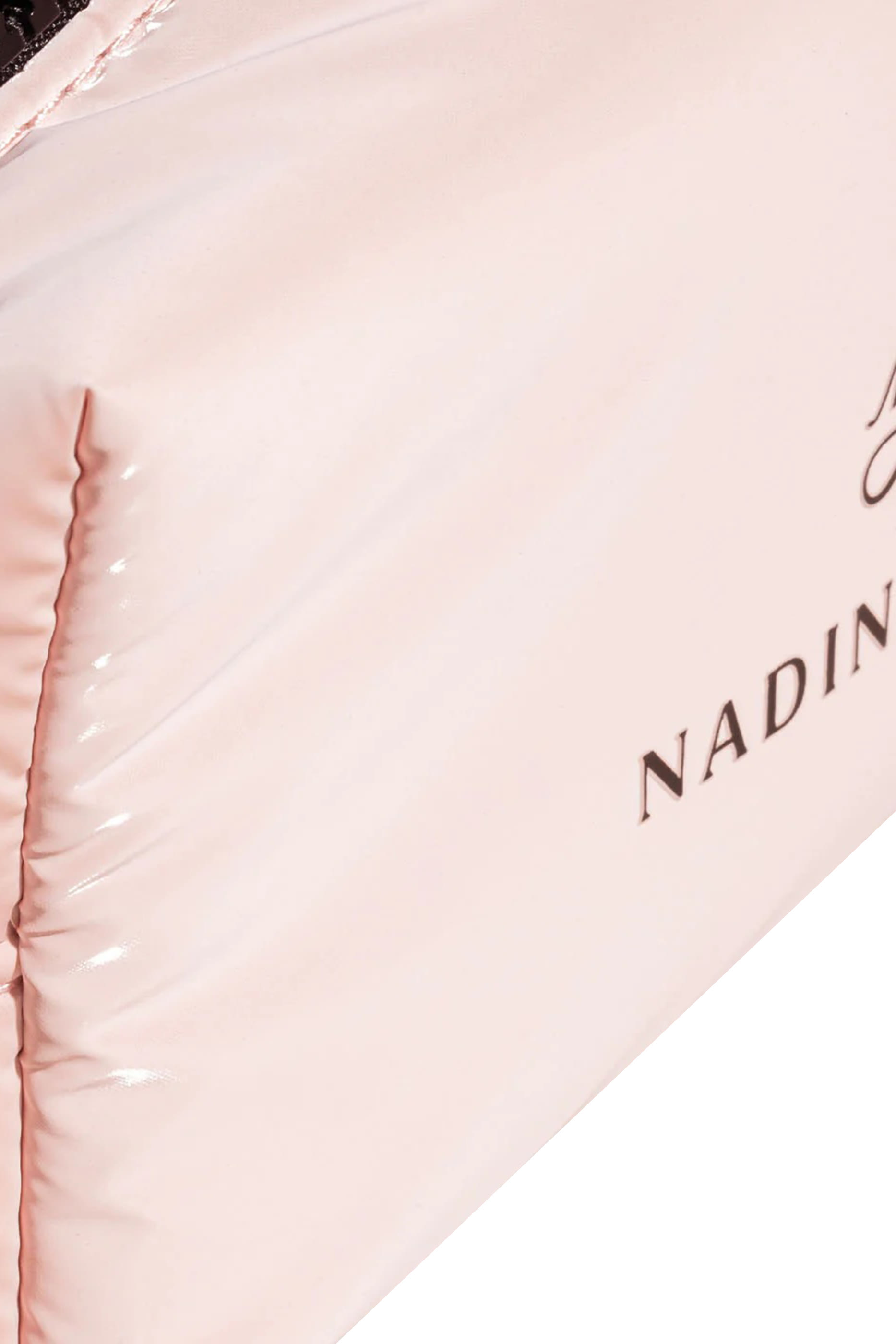 حقيبة صغيرة لمستحضرات مكياج أساسية بتصميم مستطيل