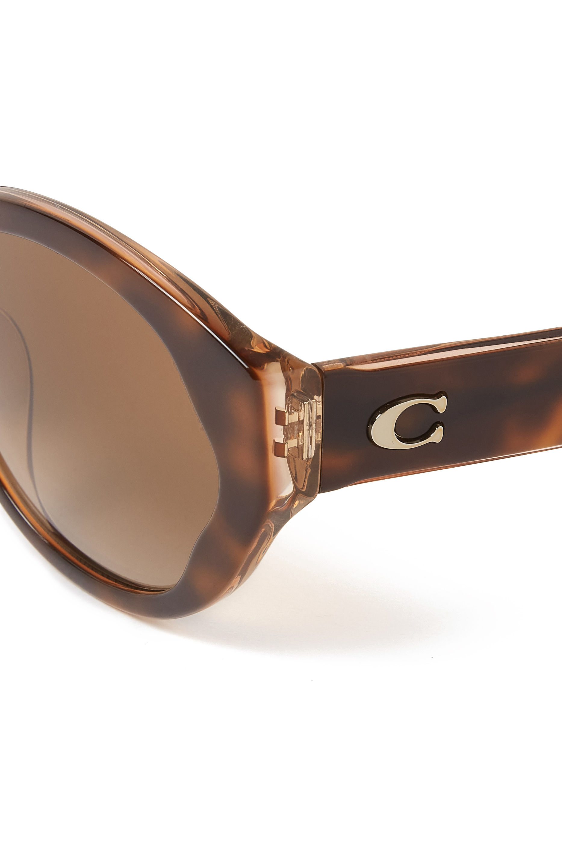 نظارة شمسية بتصميم عين قطة