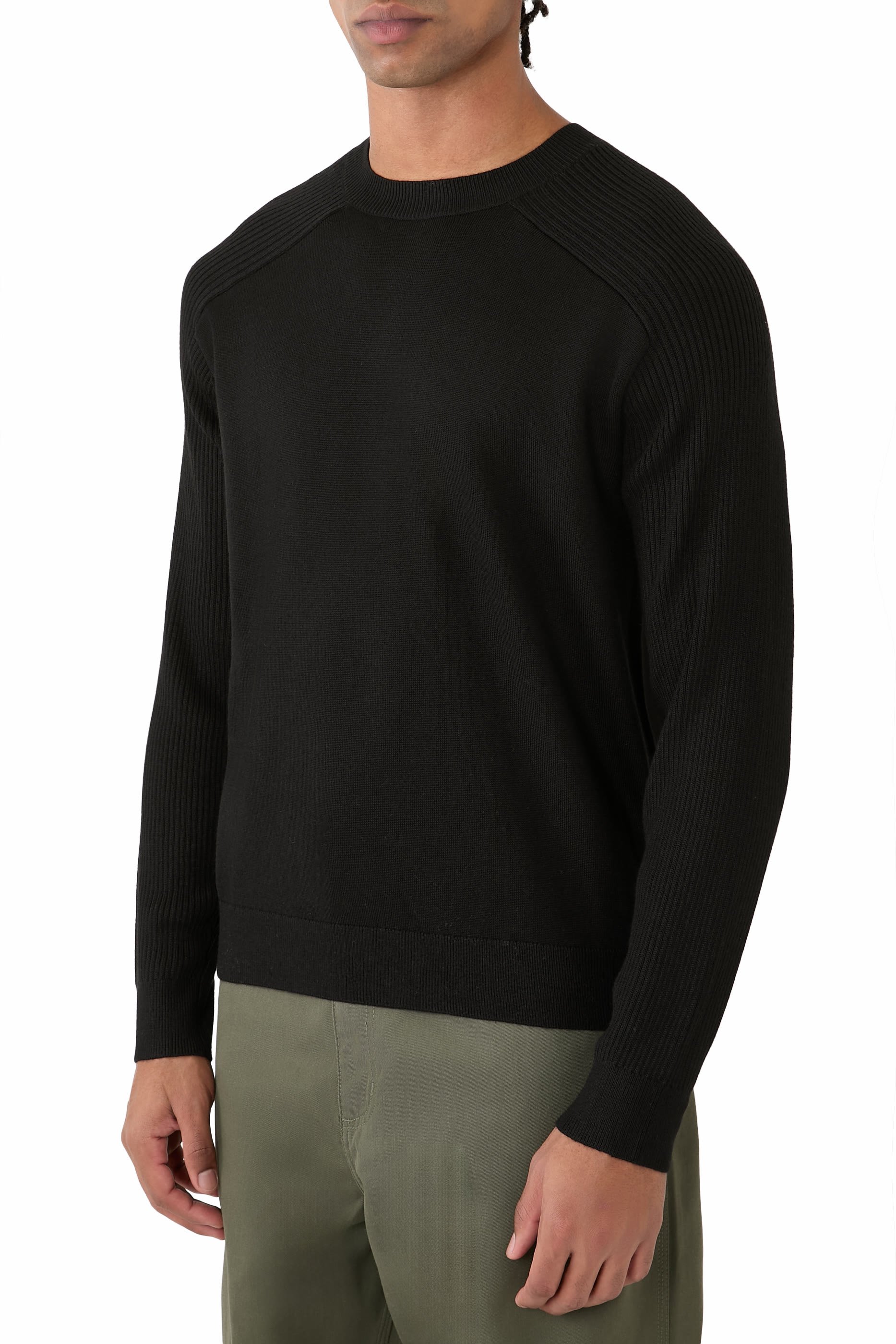 سترة بياقة ضيقة بشعار الماركة