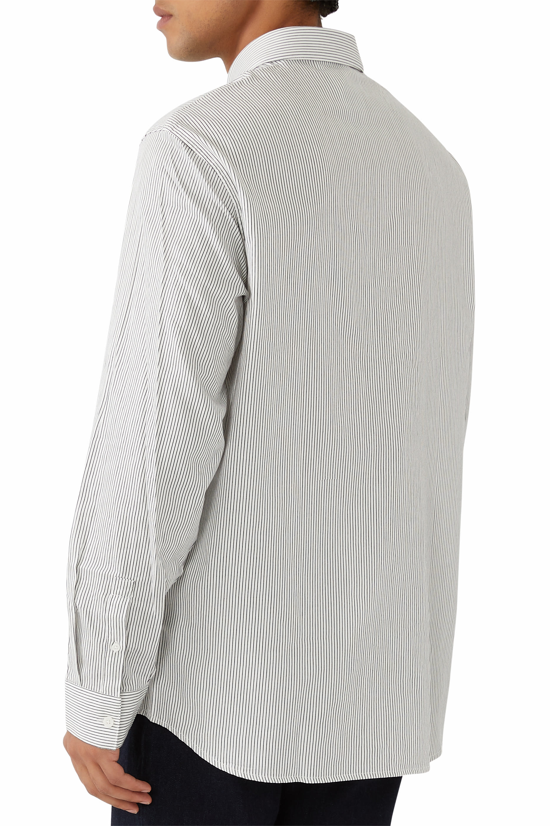 قميص مخطط بأزرار