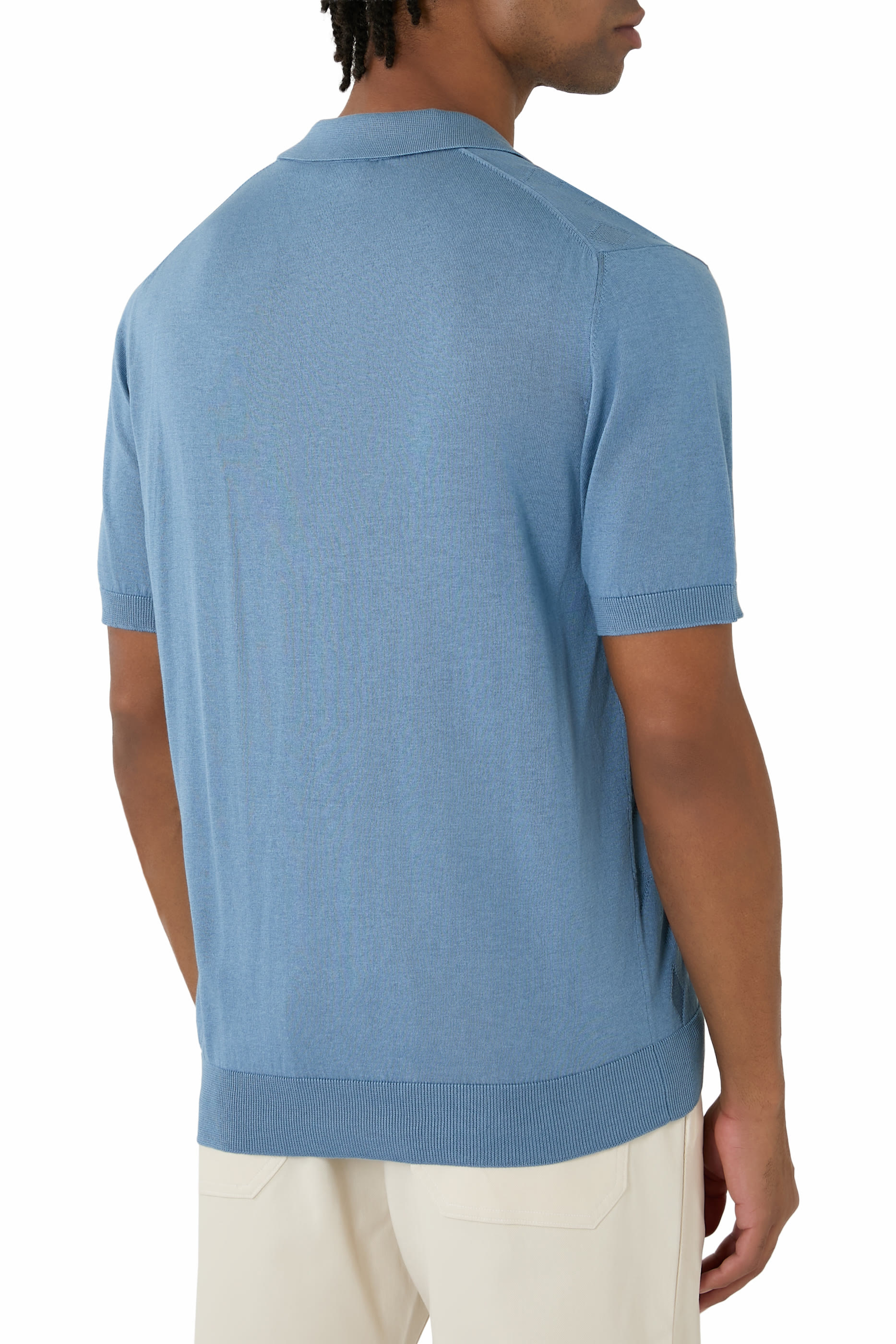 قميص بولو بياقة مفتوحة