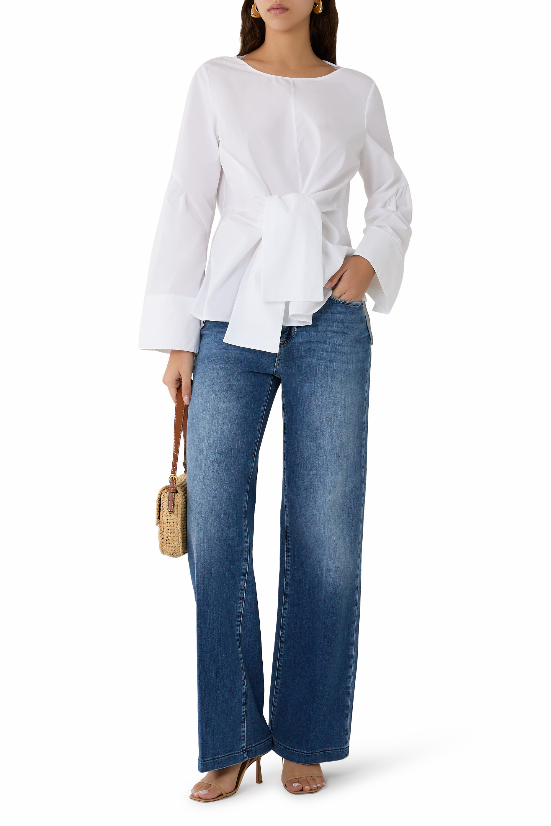 بنطال جينز سكوتي بقصة ساق واسعة