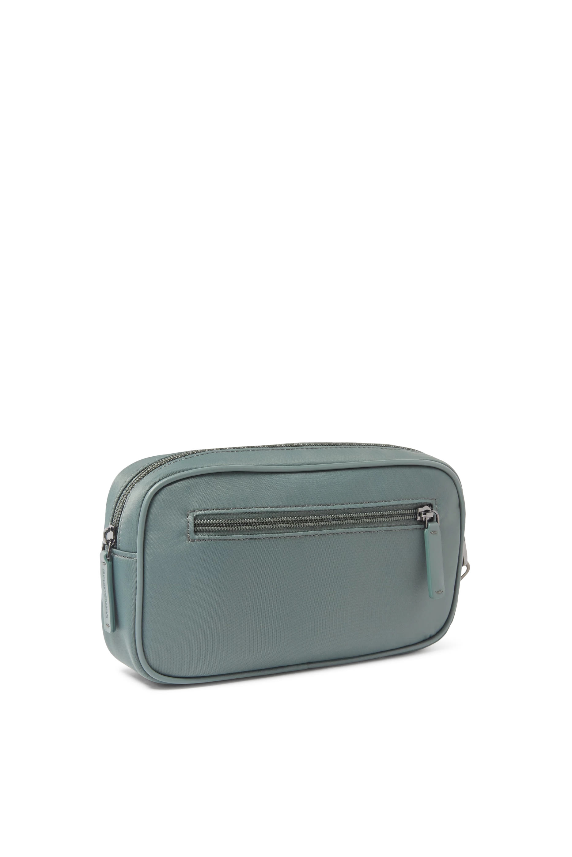 حقيبة مستحضرات العناية الشخصية بحلية معدنية بشعار الماركة