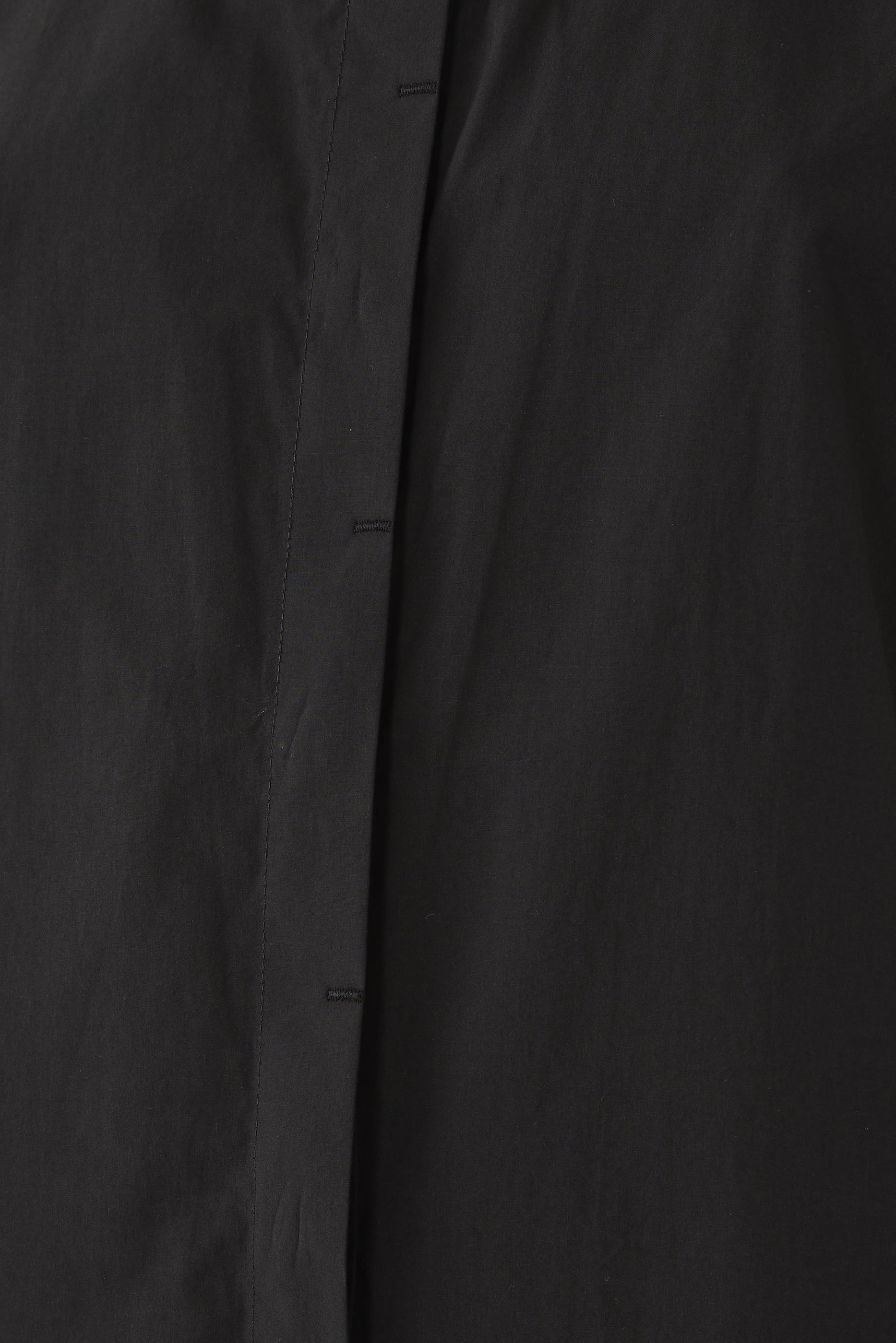 قميص مريح بلا أكمام